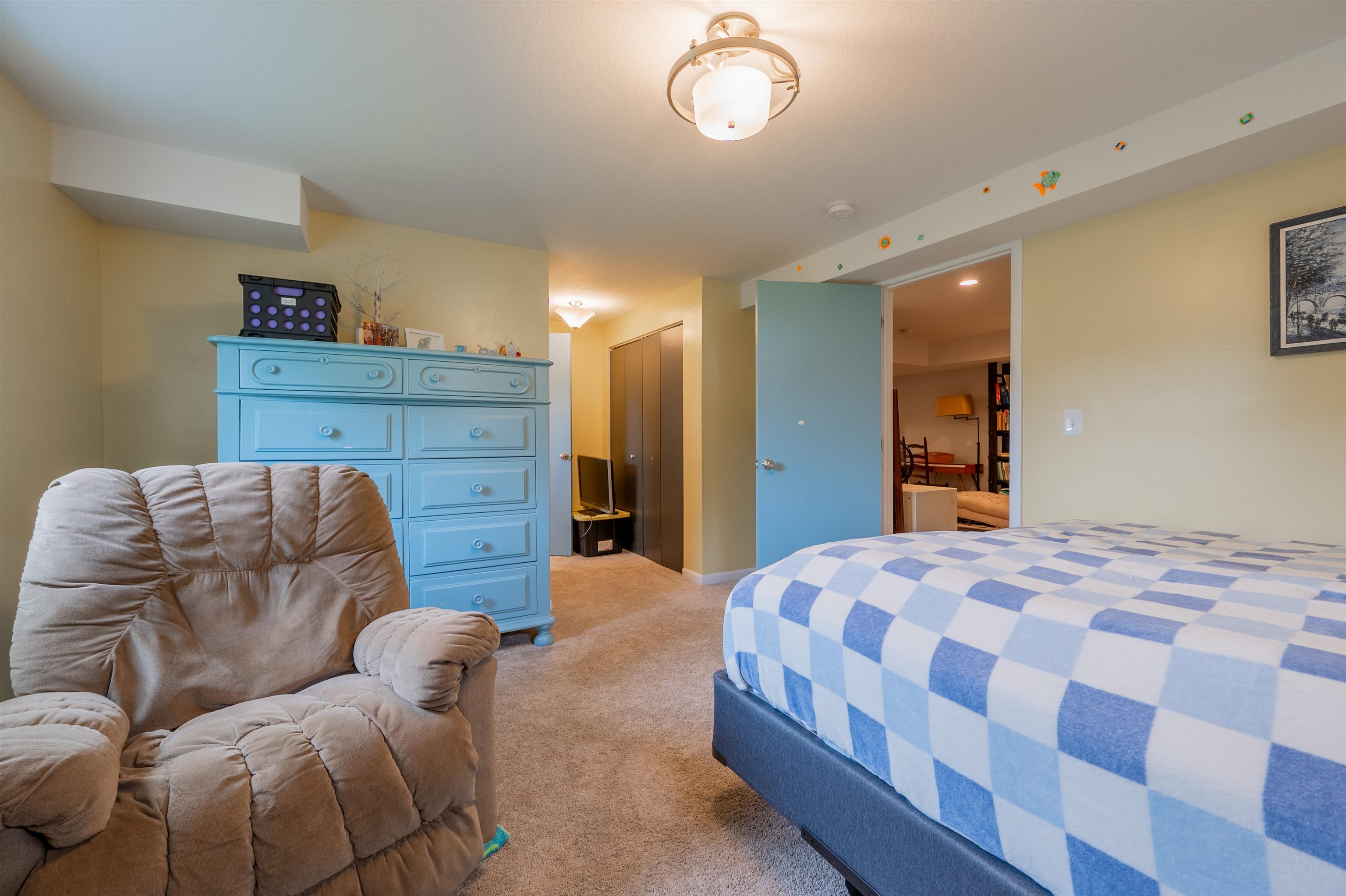 913 Locust Drive Pearisburg VA 24134