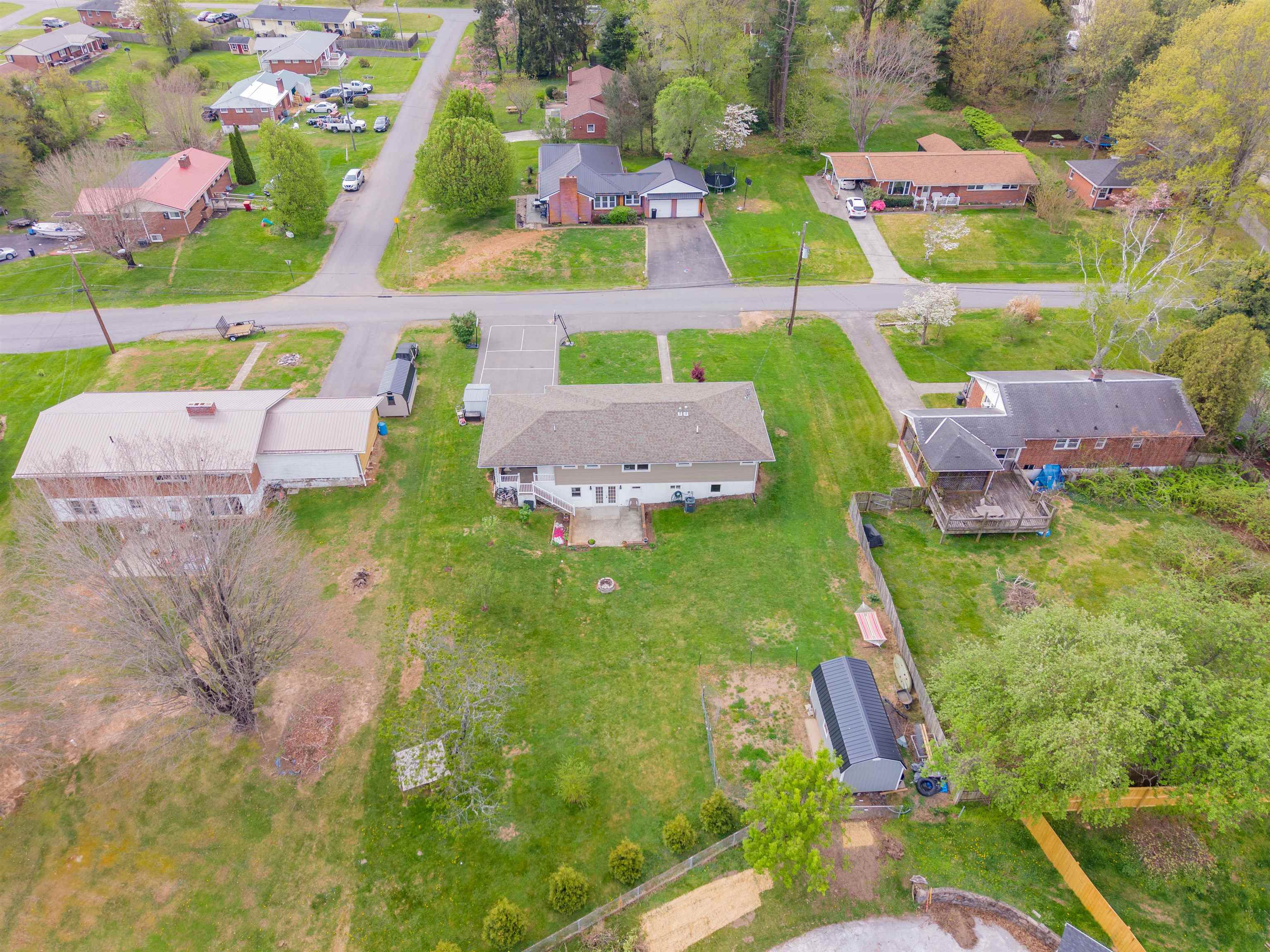913 Locust Drive Pearisburg VA 24134