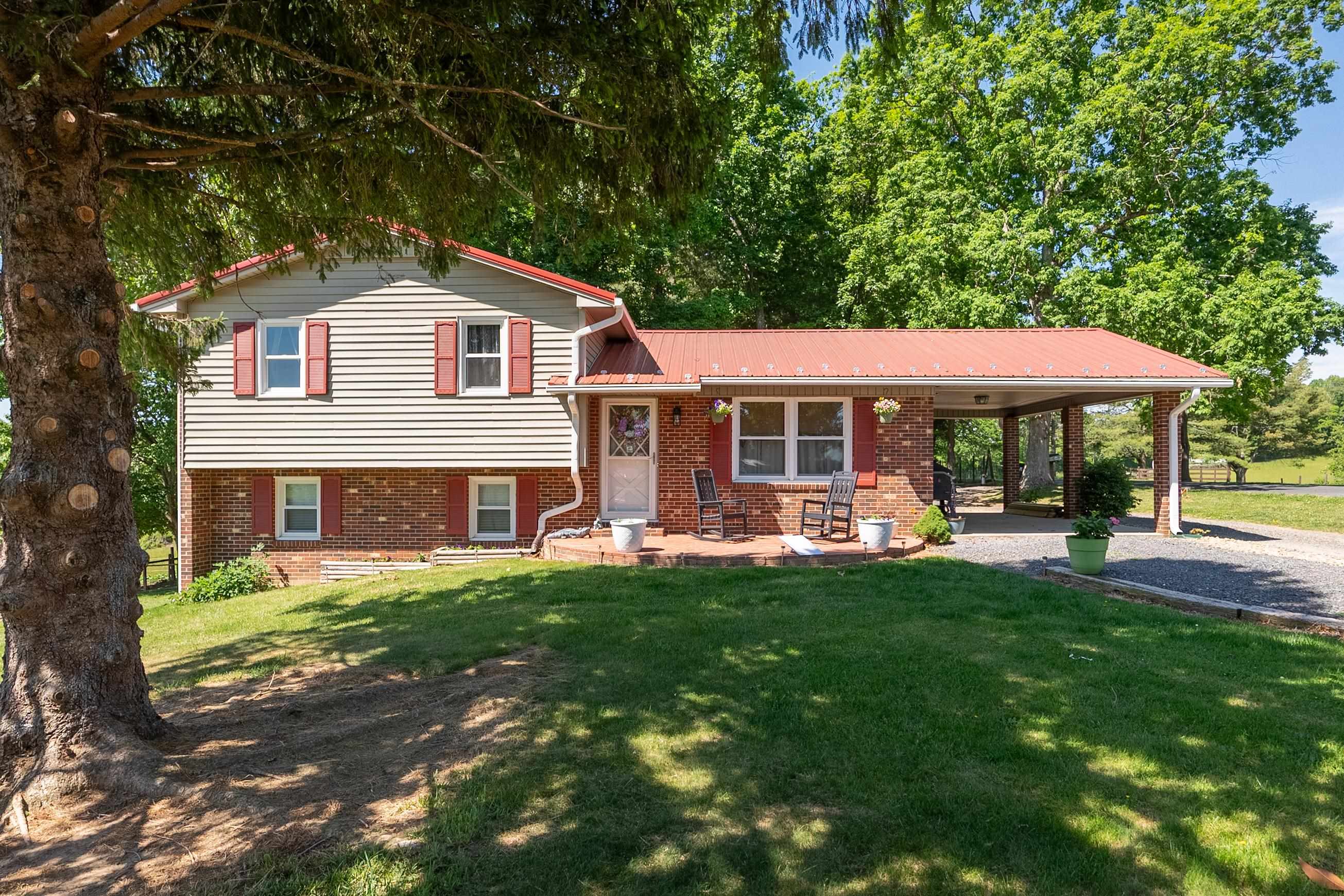 1865 Oak Grove Road Woodlawn VA 24381