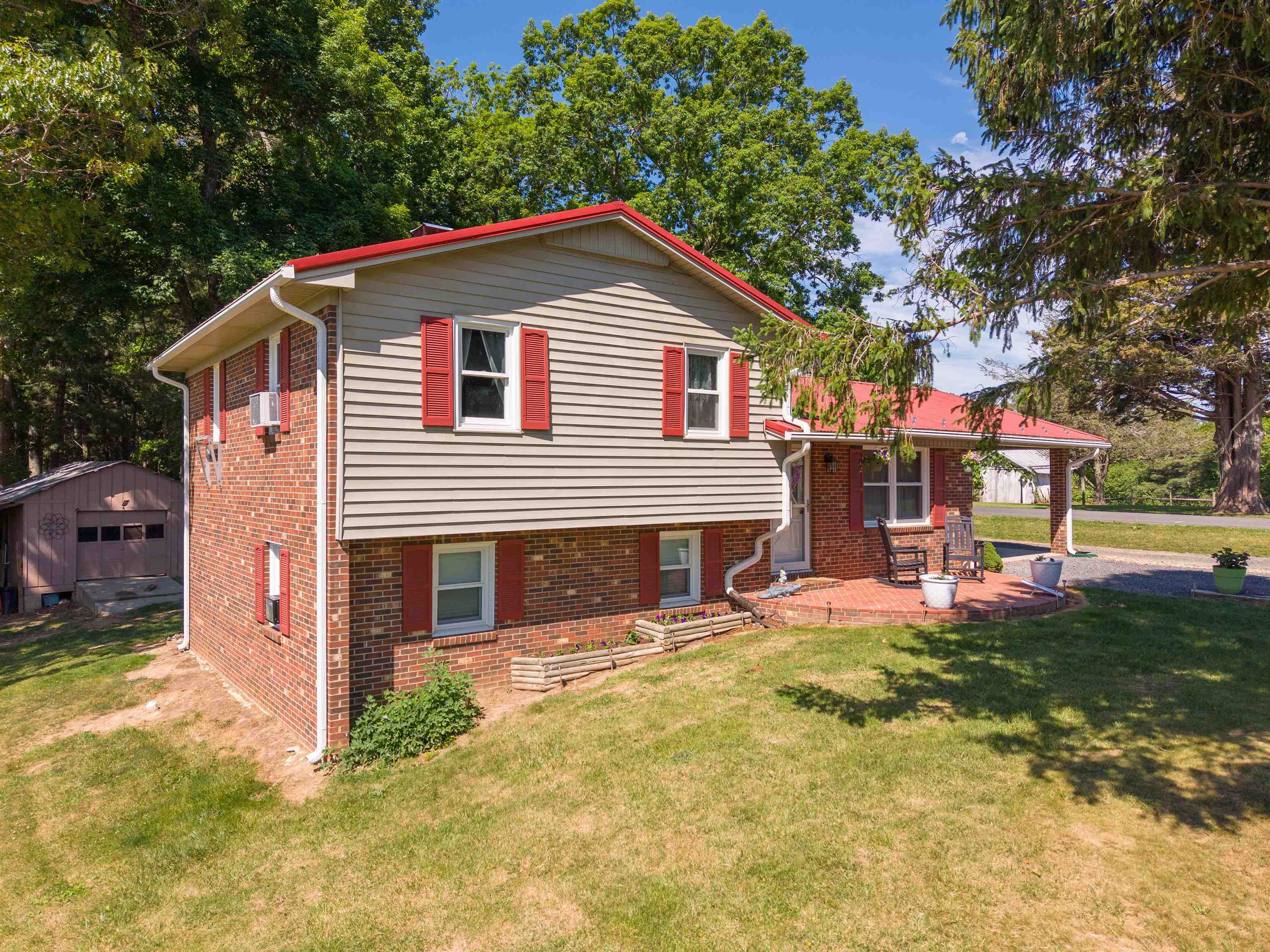 1865 Oak Grove Road Woodlawn VA 24381