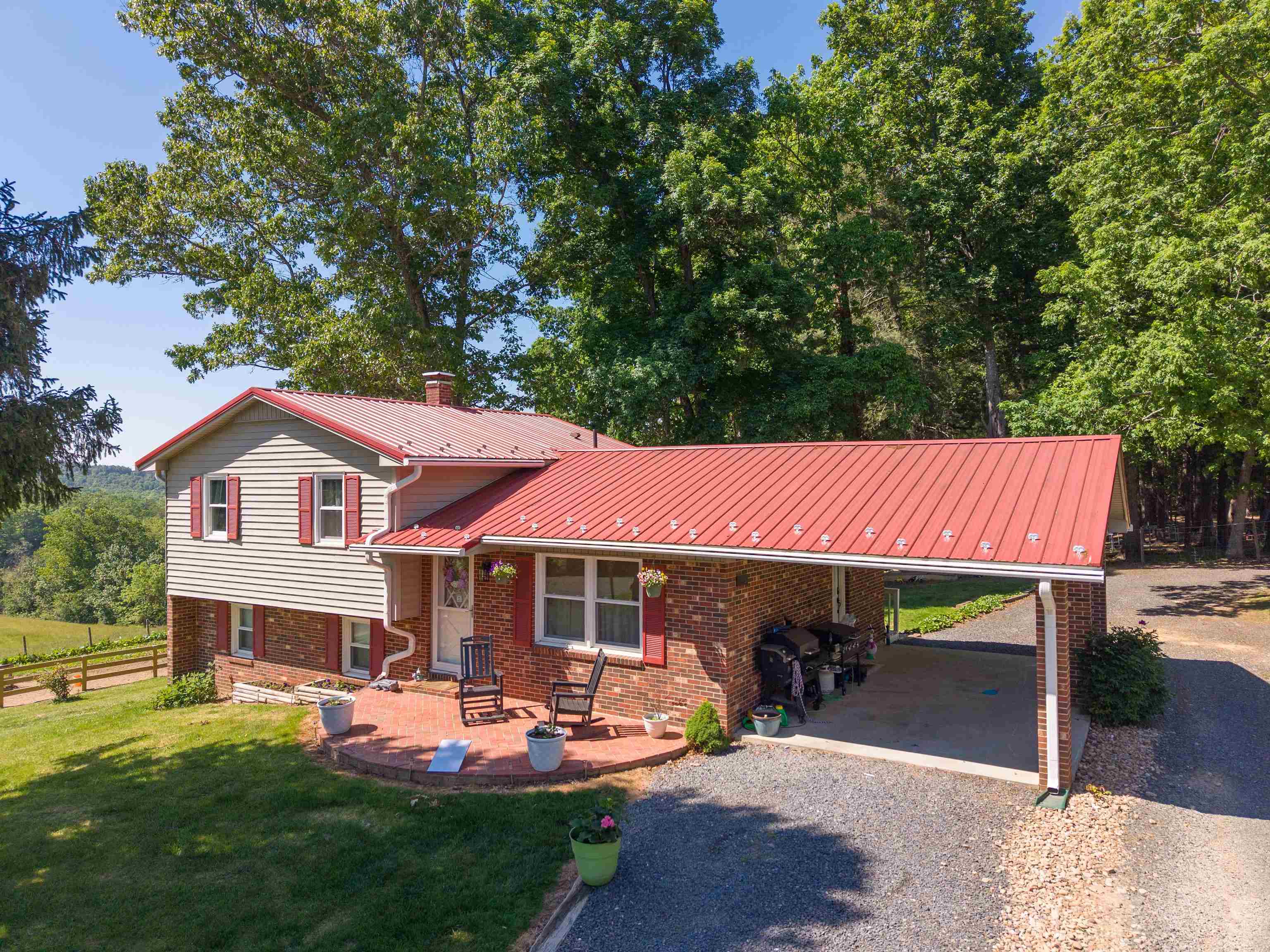 1865 Oak Grove Road Woodlawn VA 24381