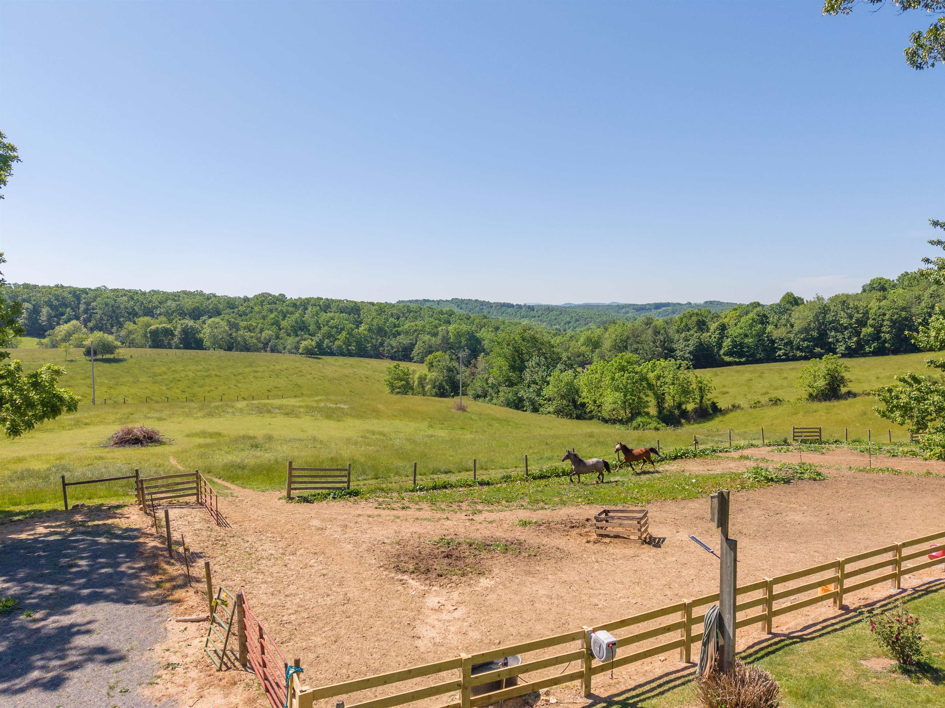 1865 Oak Grove Road Woodlawn VA 24381