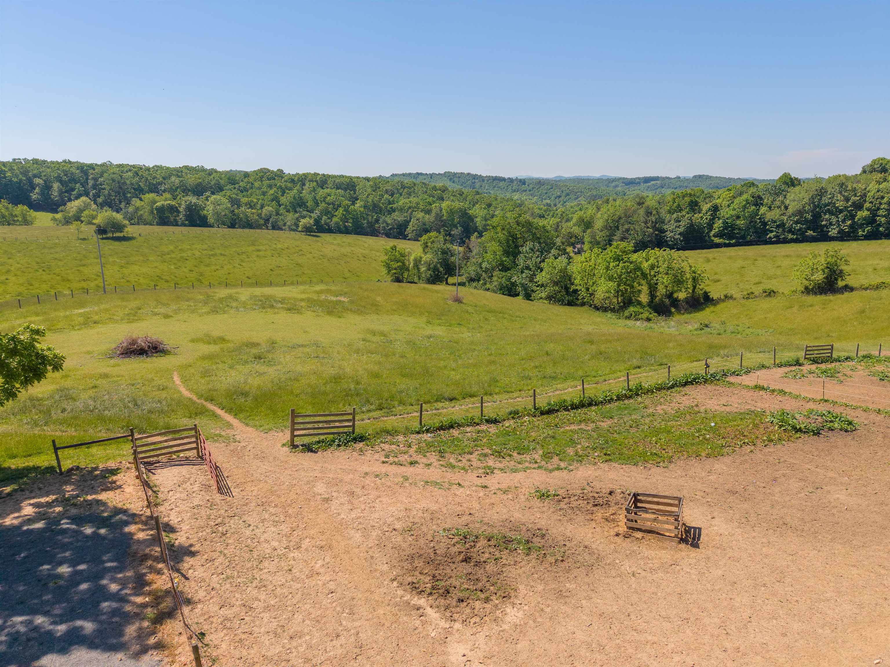 1865 Oak Grove Road Woodlawn VA 24381
