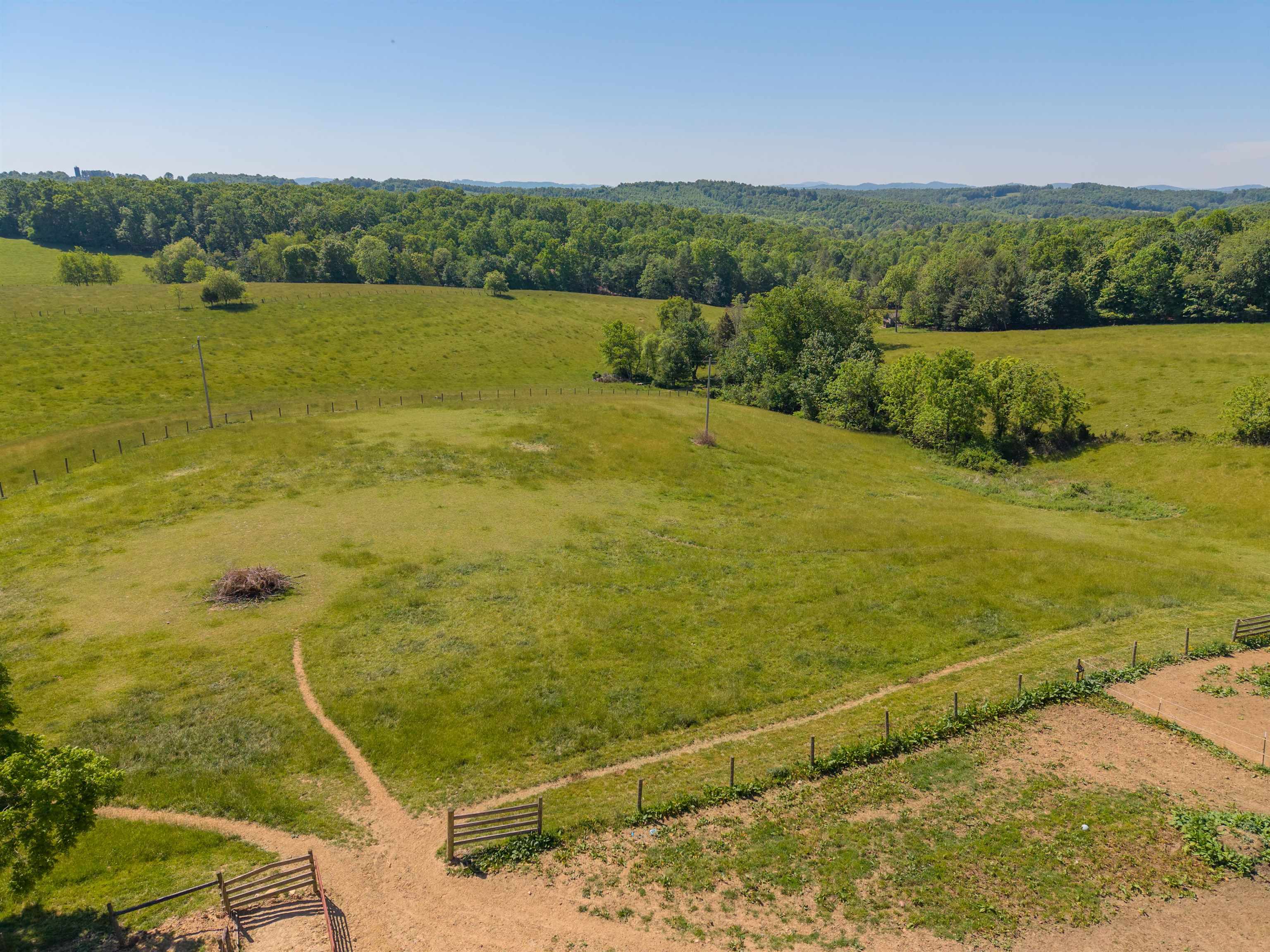 1865 Oak Grove Road Woodlawn VA 24381