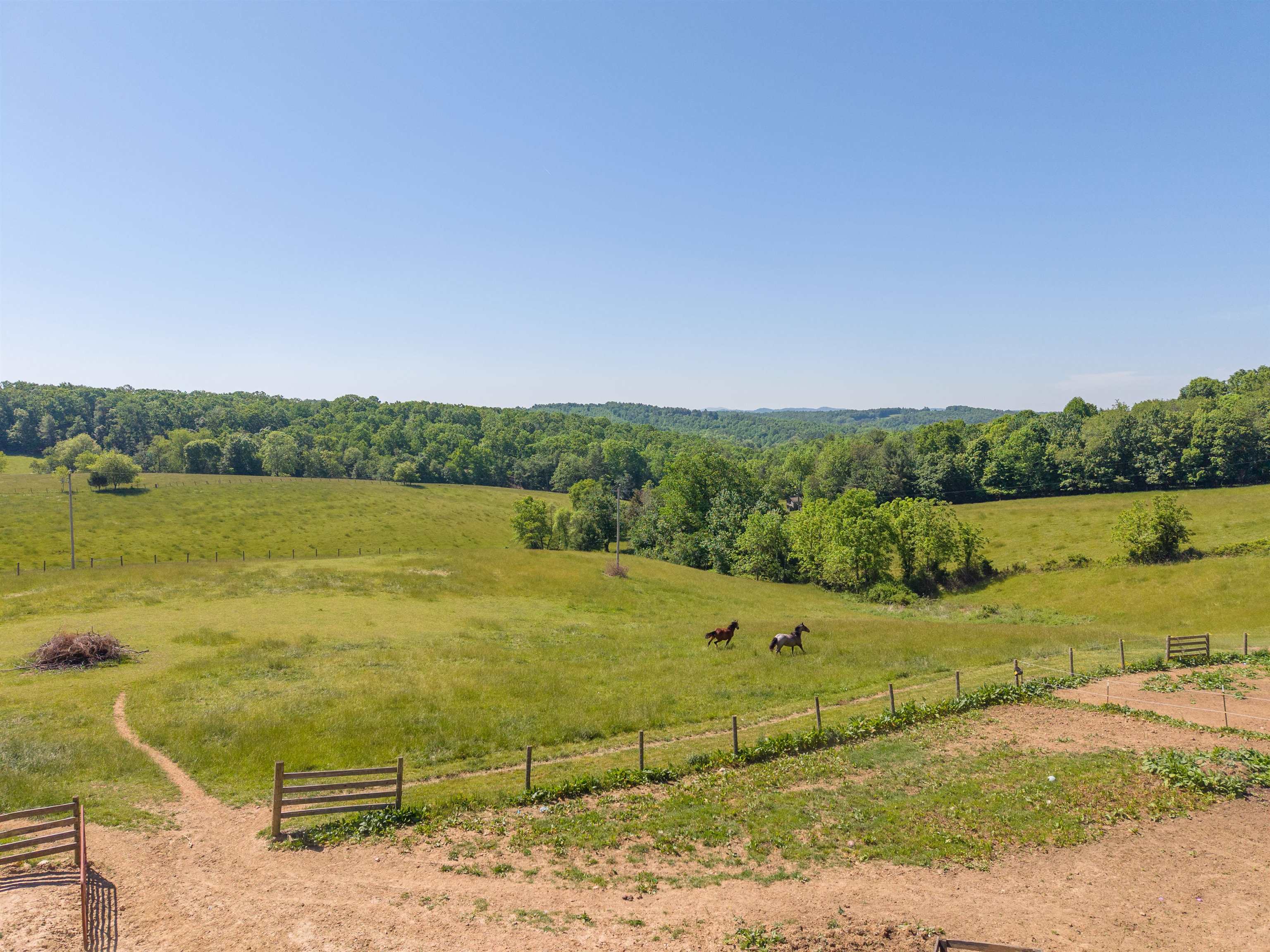 1865 Oak Grove Road Woodlawn VA 24381