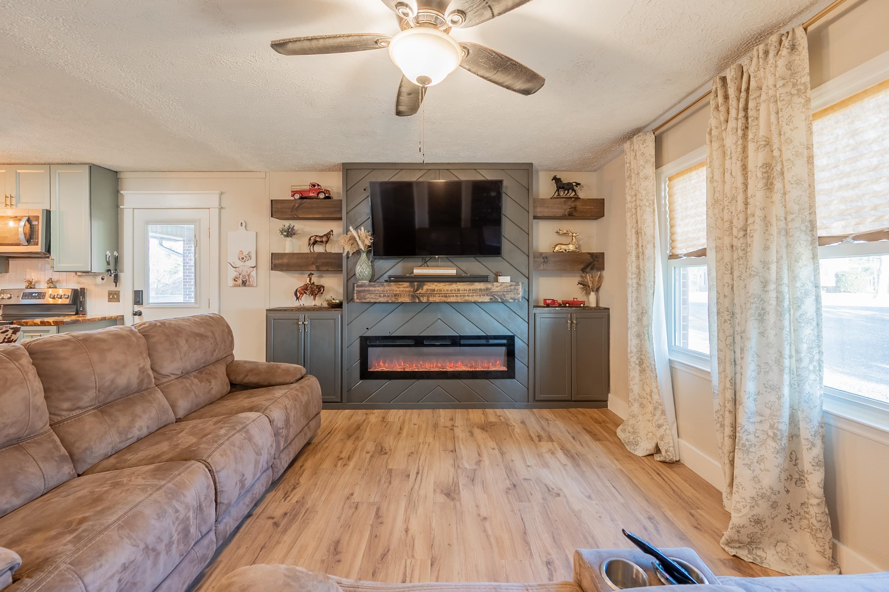 1865 Oak Grove Road Woodlawn VA 24381