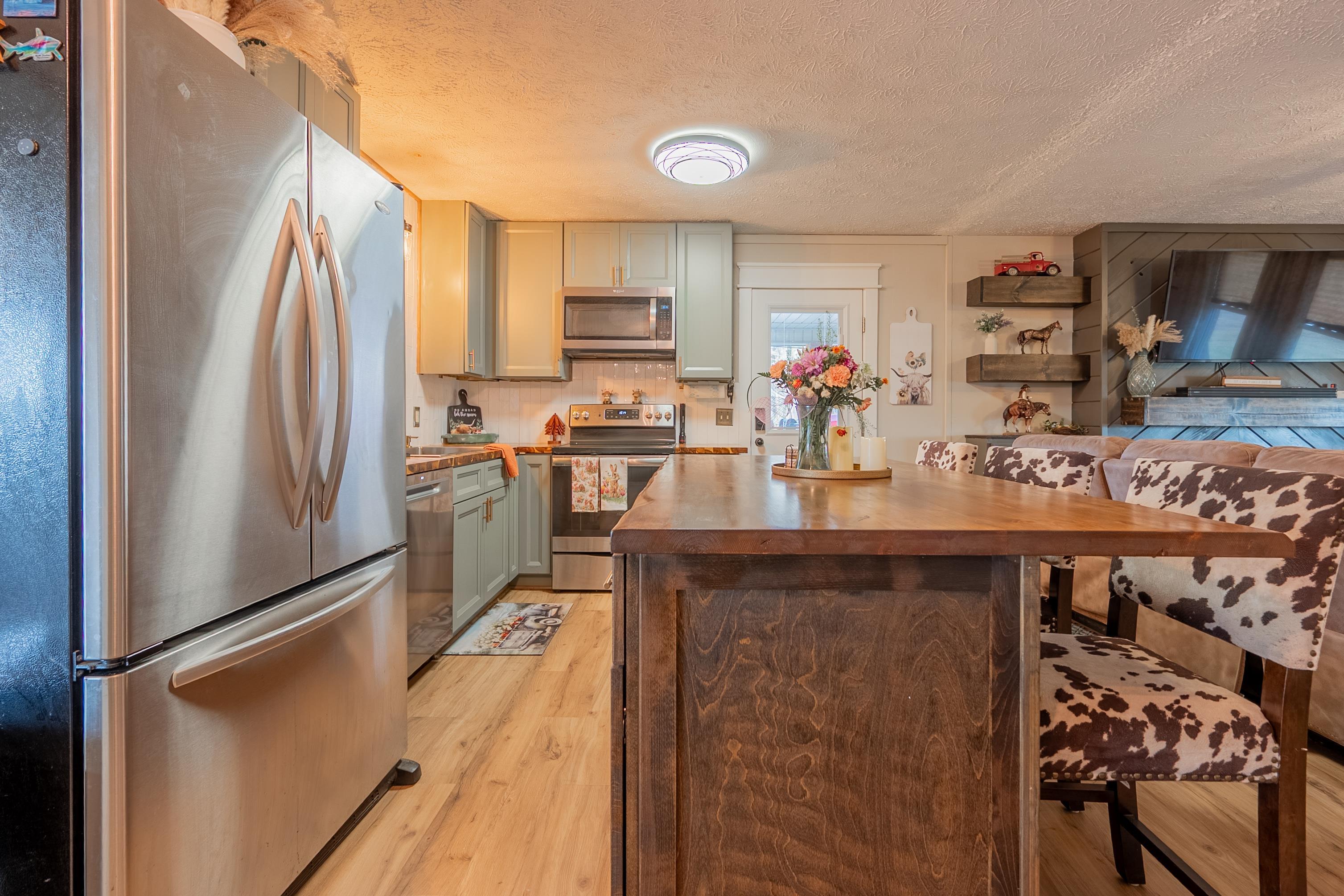 1865 Oak Grove Road Woodlawn VA 24381