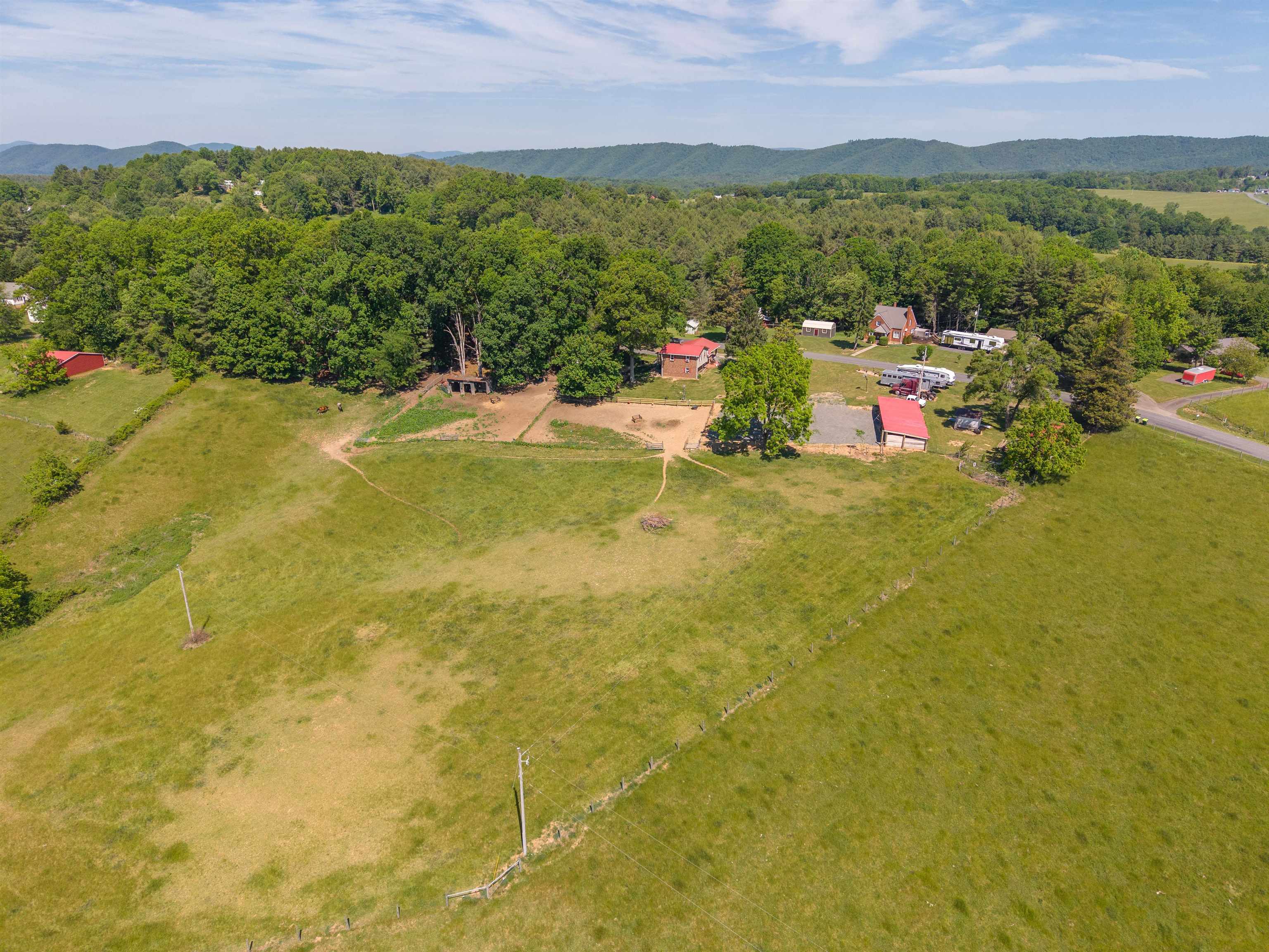 1865 Oak Grove Road Woodlawn VA 24381