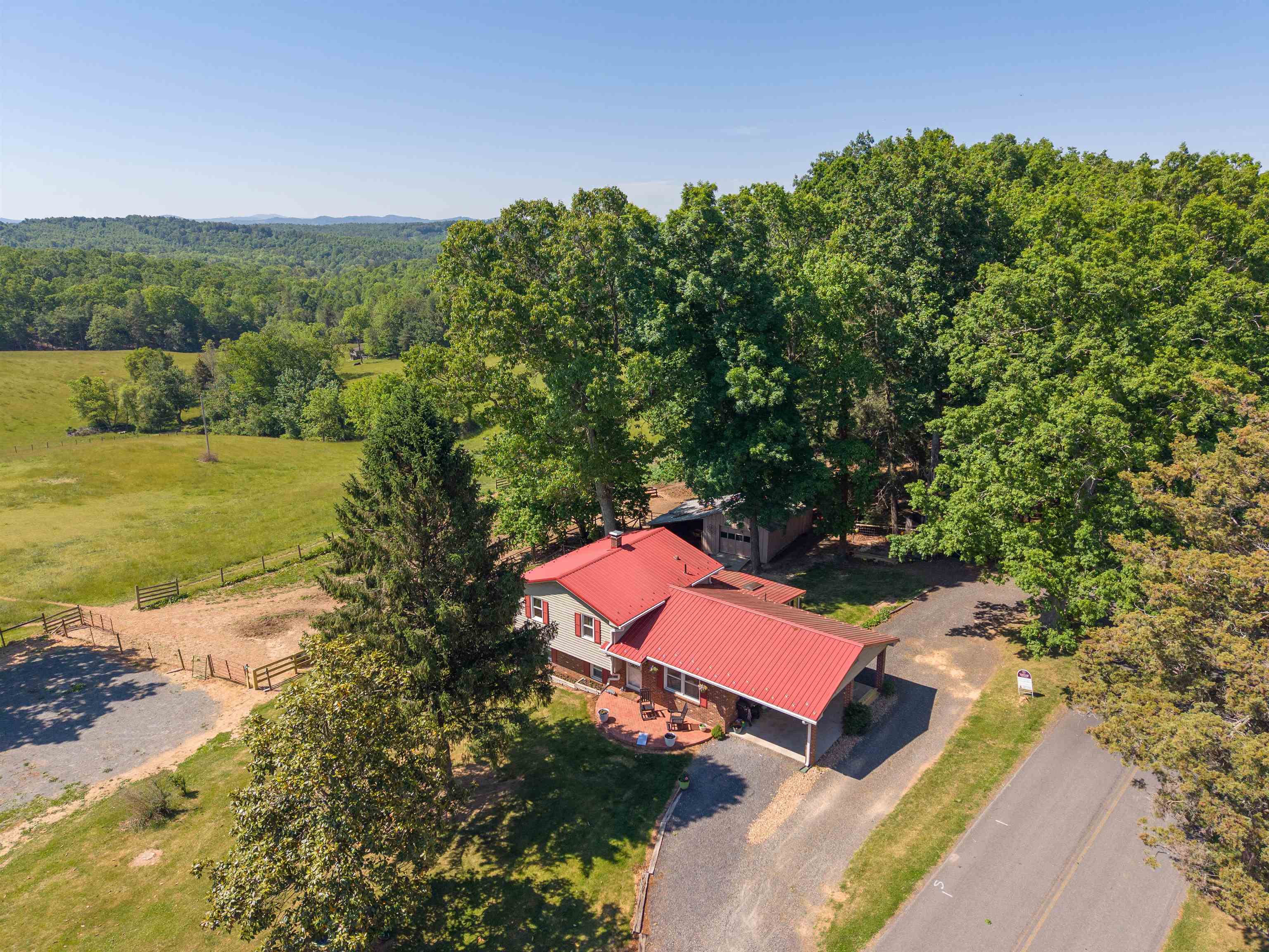1865 Oak Grove Road Woodlawn VA 24381