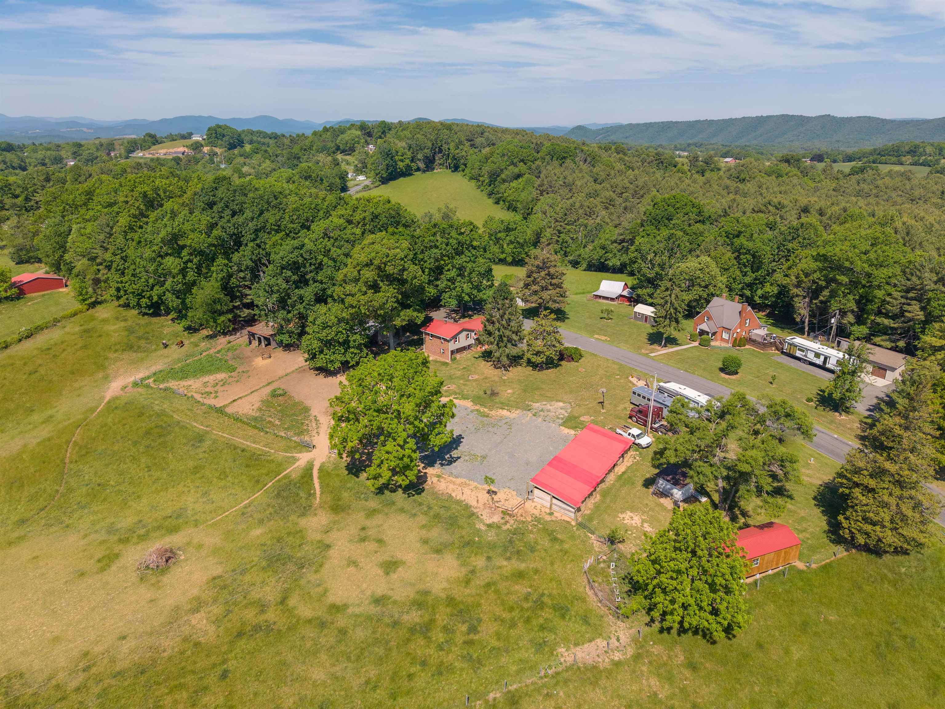 1865 Oak Grove Road Woodlawn VA 24381