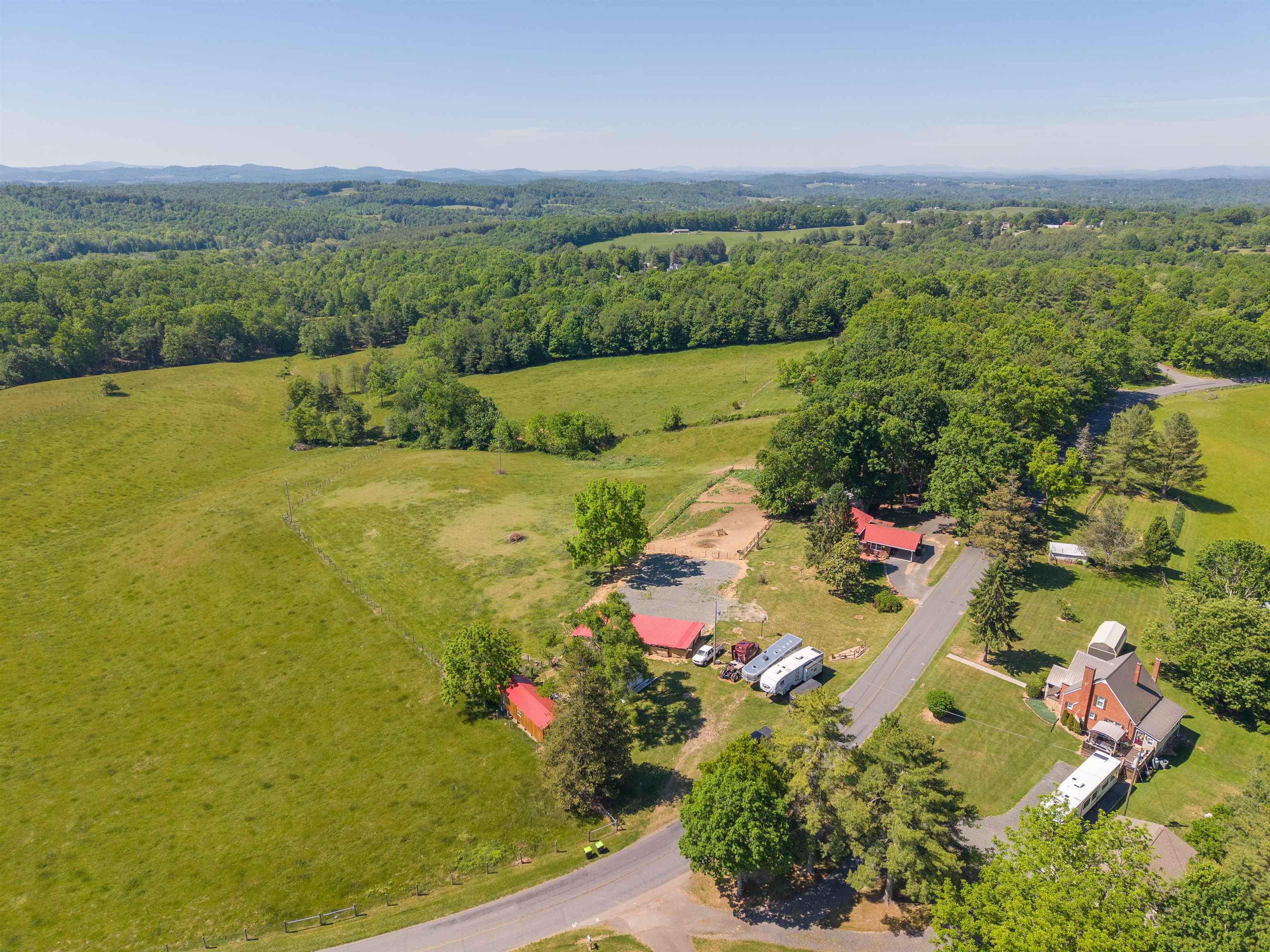 1865 Oak Grove Road Woodlawn VA 24381