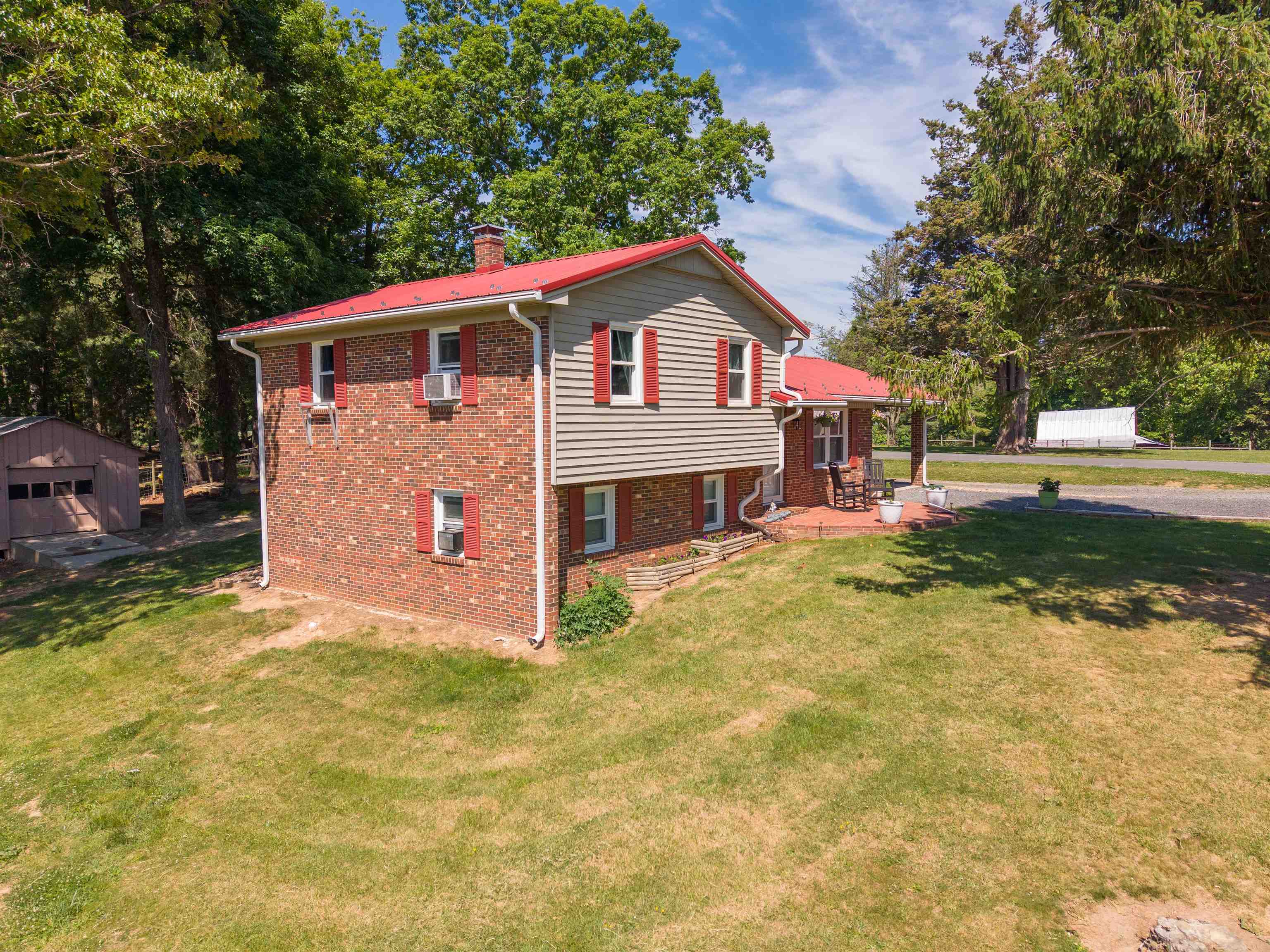 1865 Oak Grove Road Woodlawn VA 24381