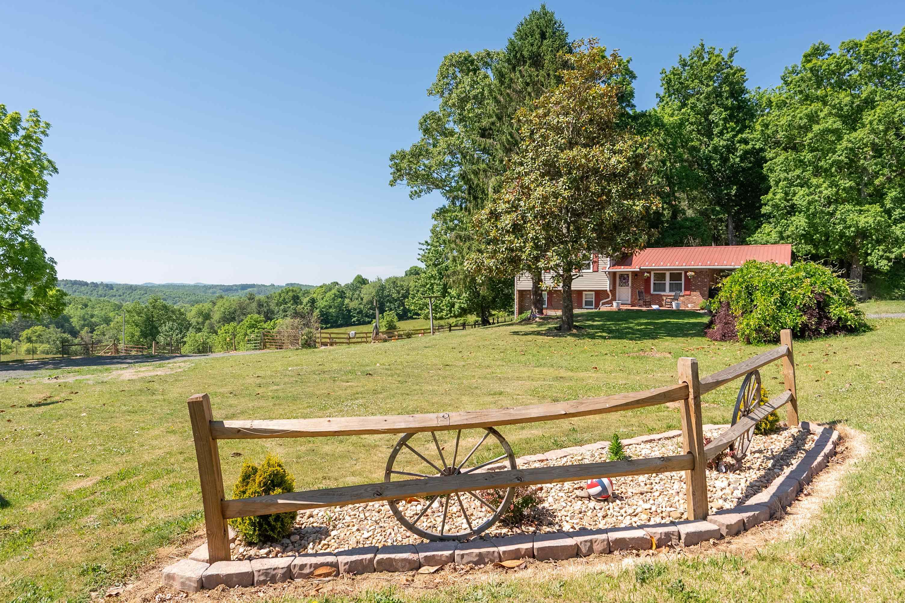 1865 Oak Grove Road Woodlawn VA 24381