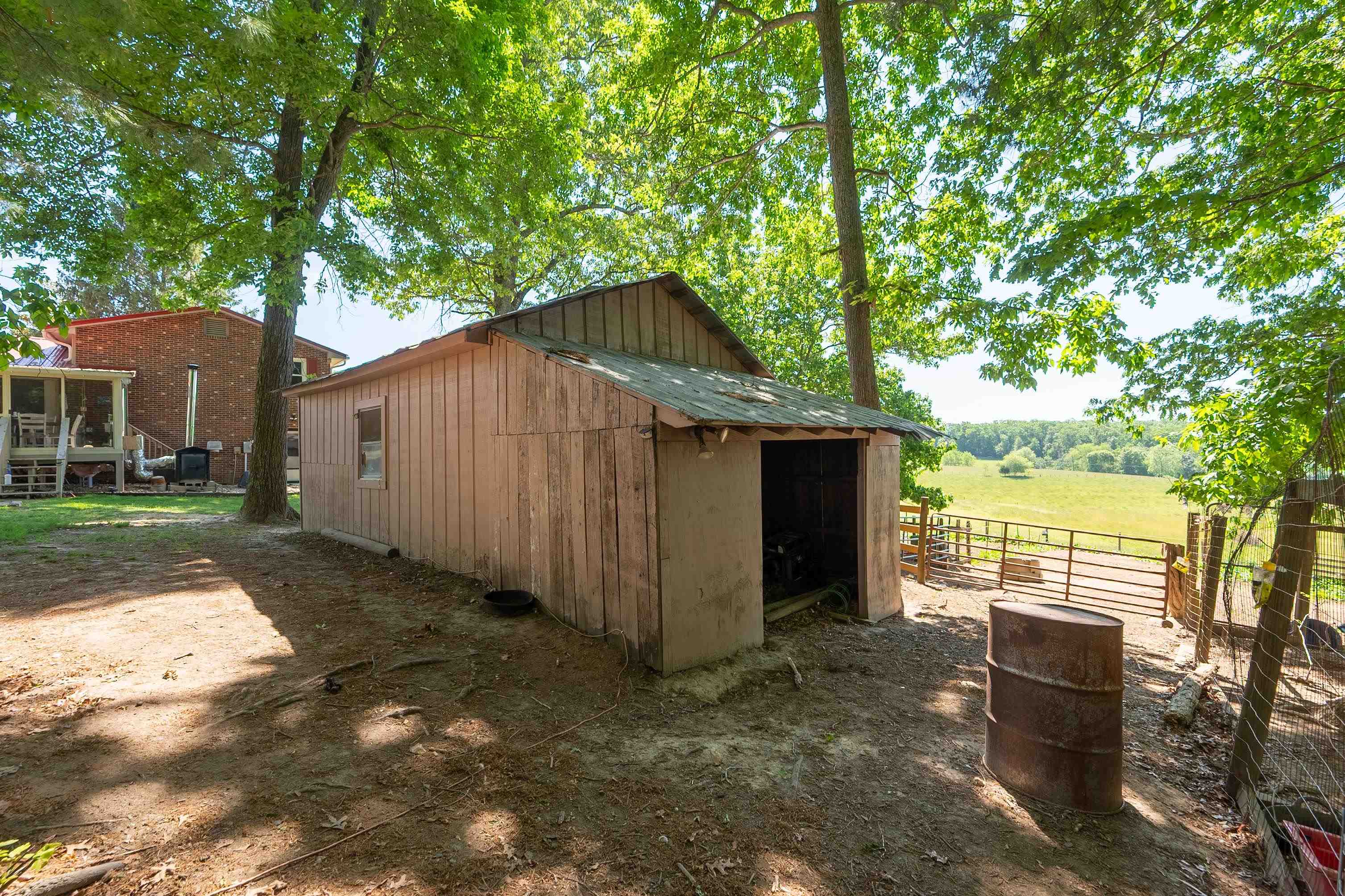 1865 Oak Grove Road Woodlawn VA 24381
