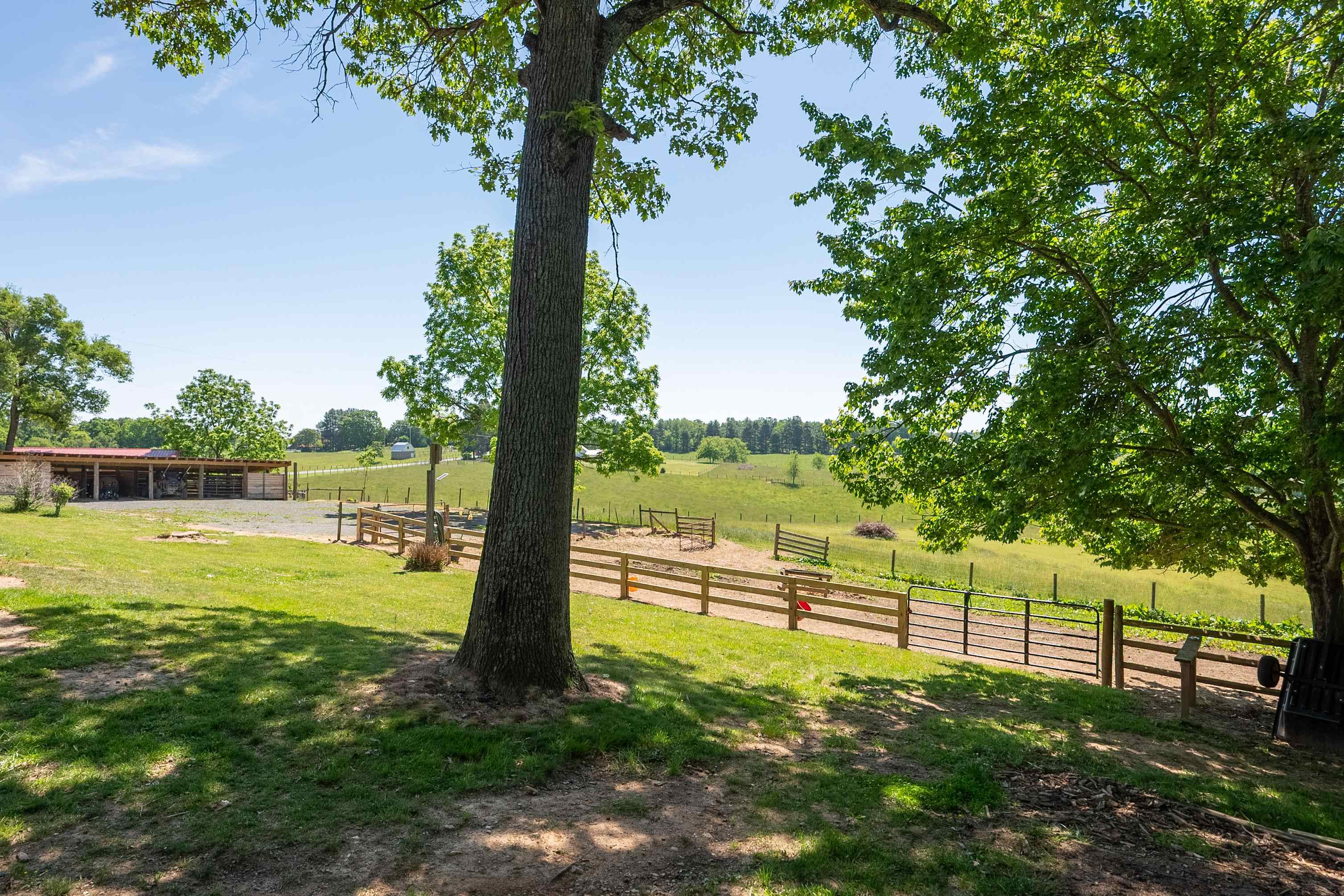 1865 Oak Grove Road Woodlawn VA 24381