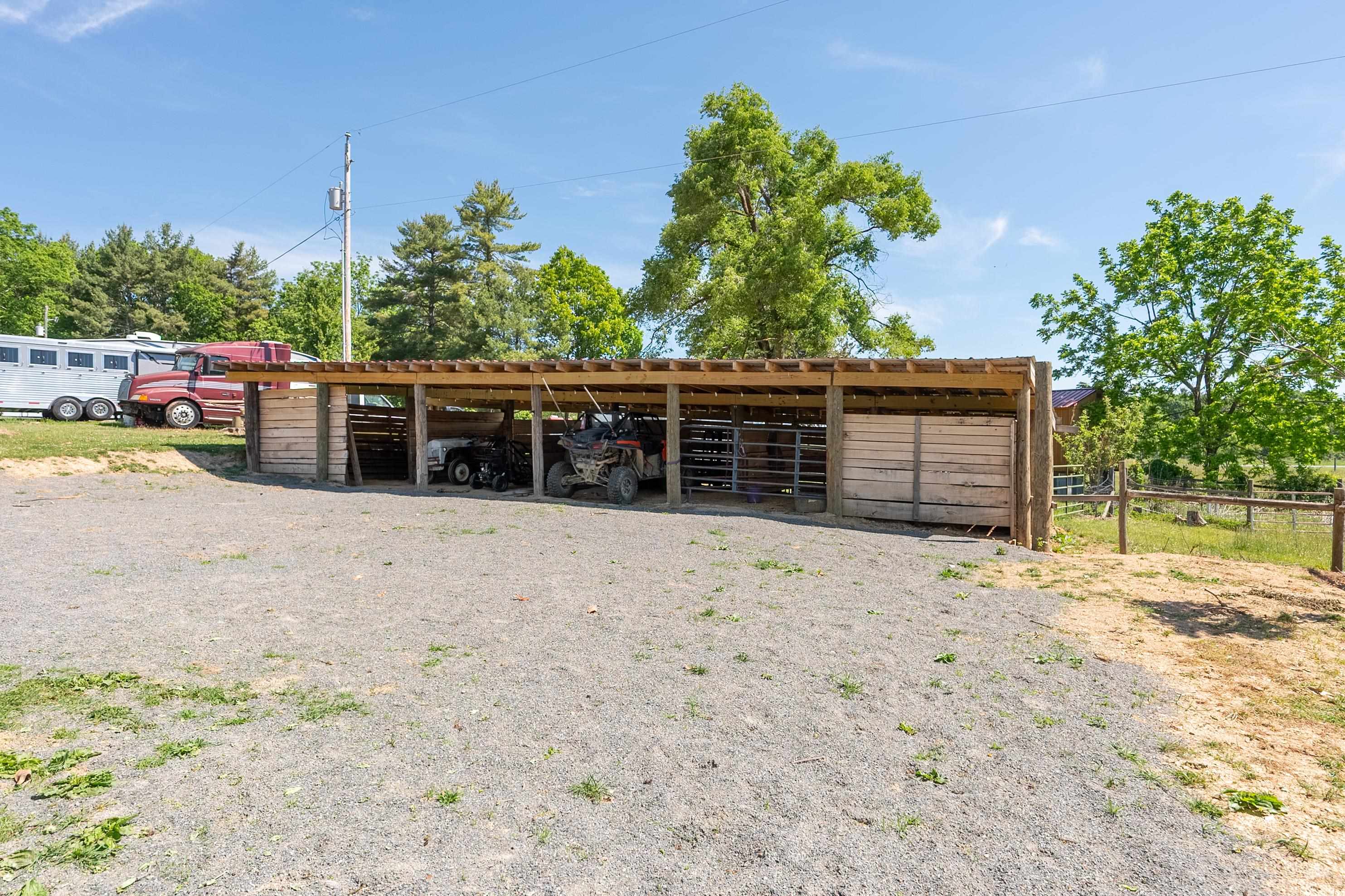 1865 Oak Grove Road Woodlawn VA 24381