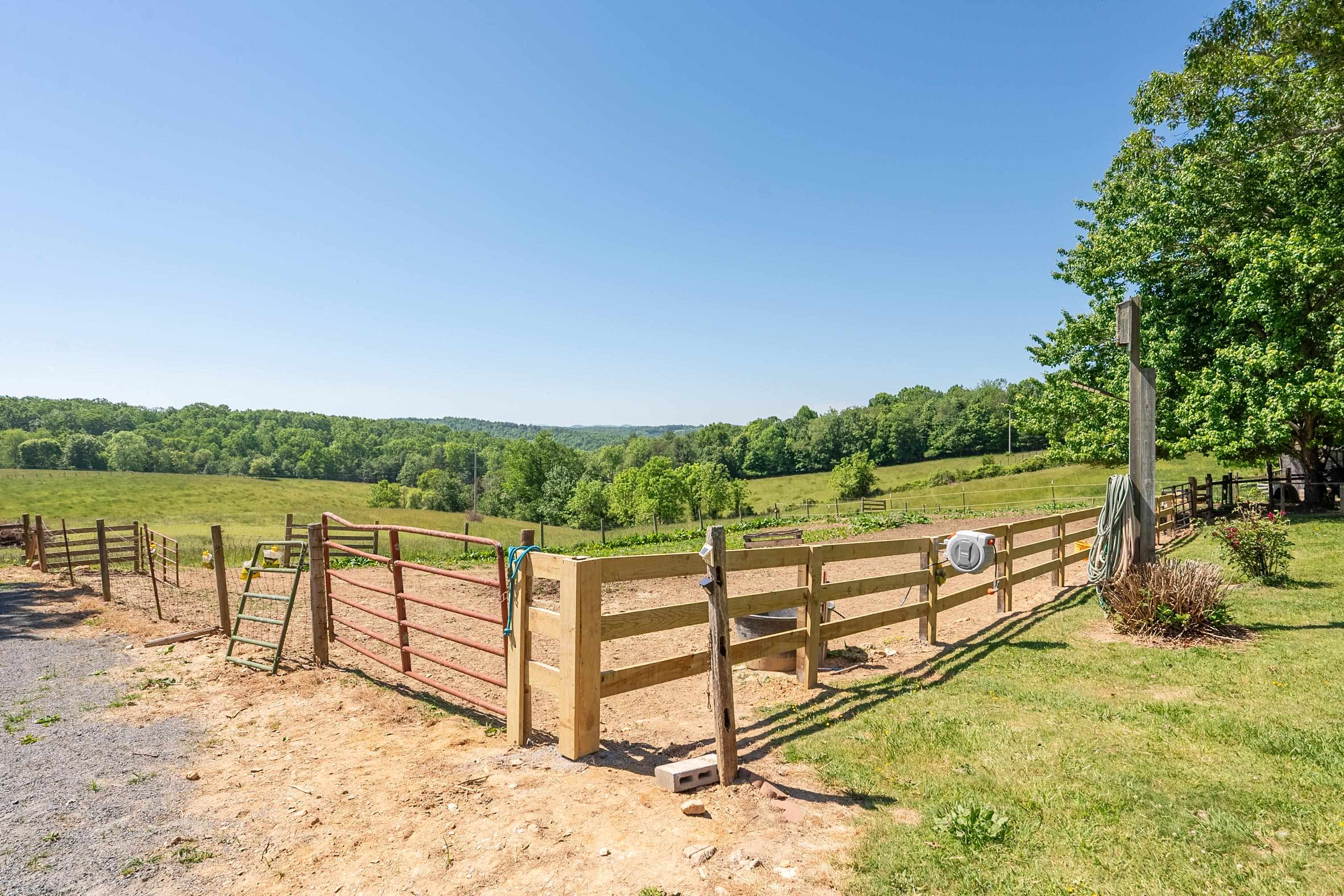 1865 Oak Grove Road Woodlawn VA 24381