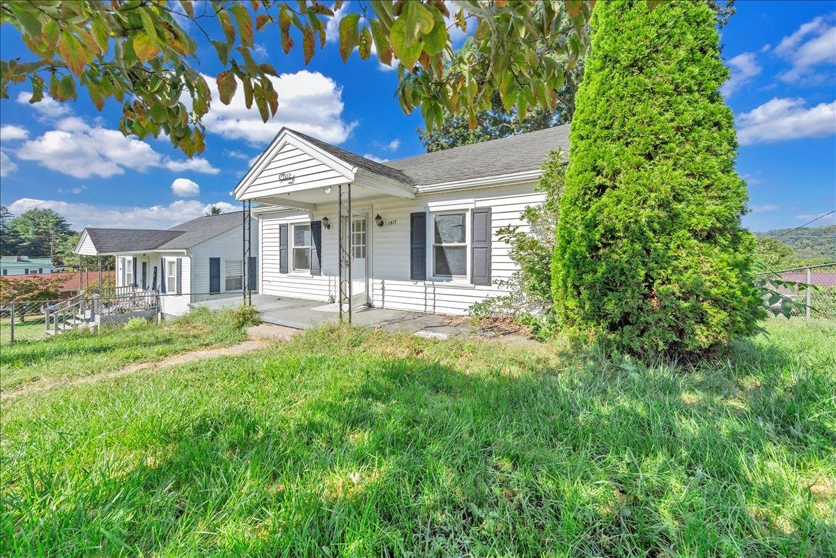 1517 5th Street Radford VA 24141