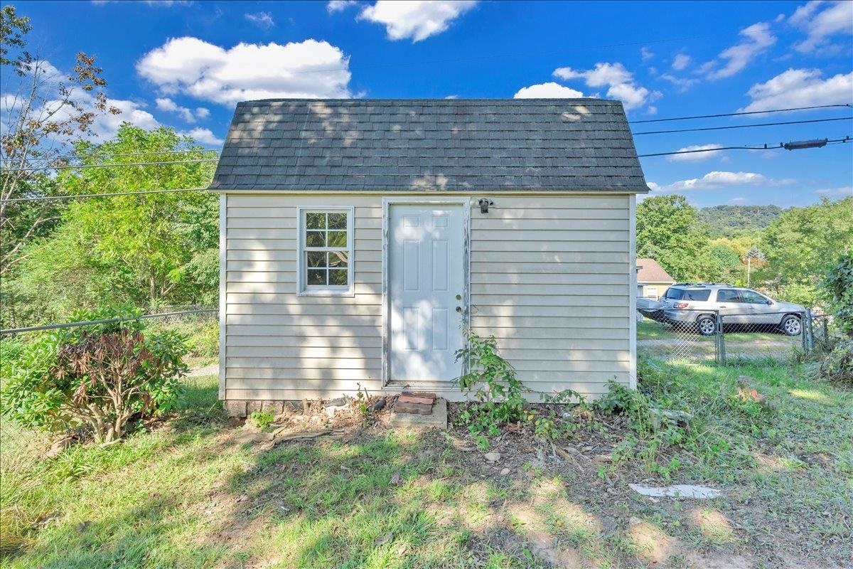 1517 5th Street Radford VA 24141
