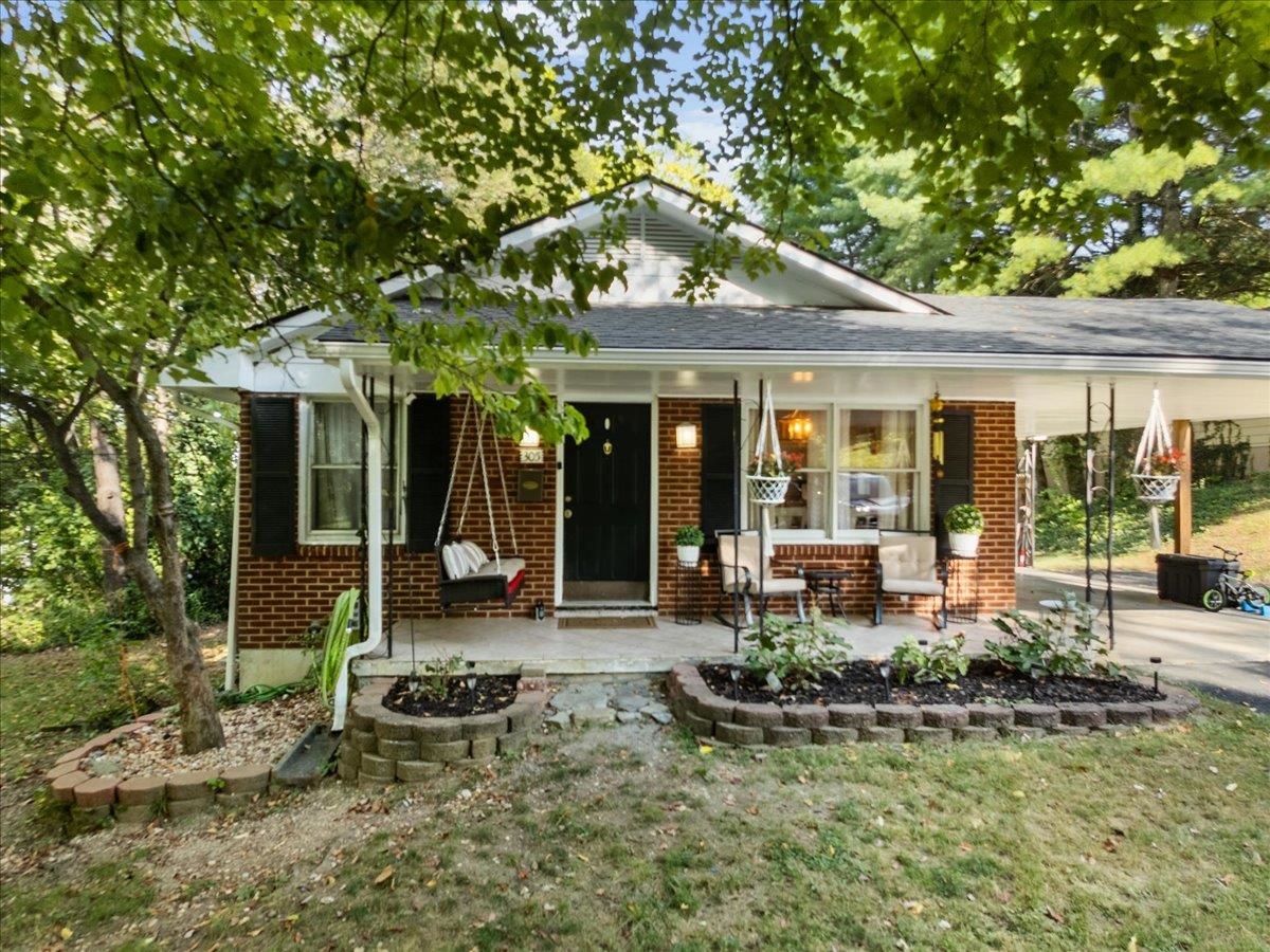 305 8th Avenue Radford VA 24141