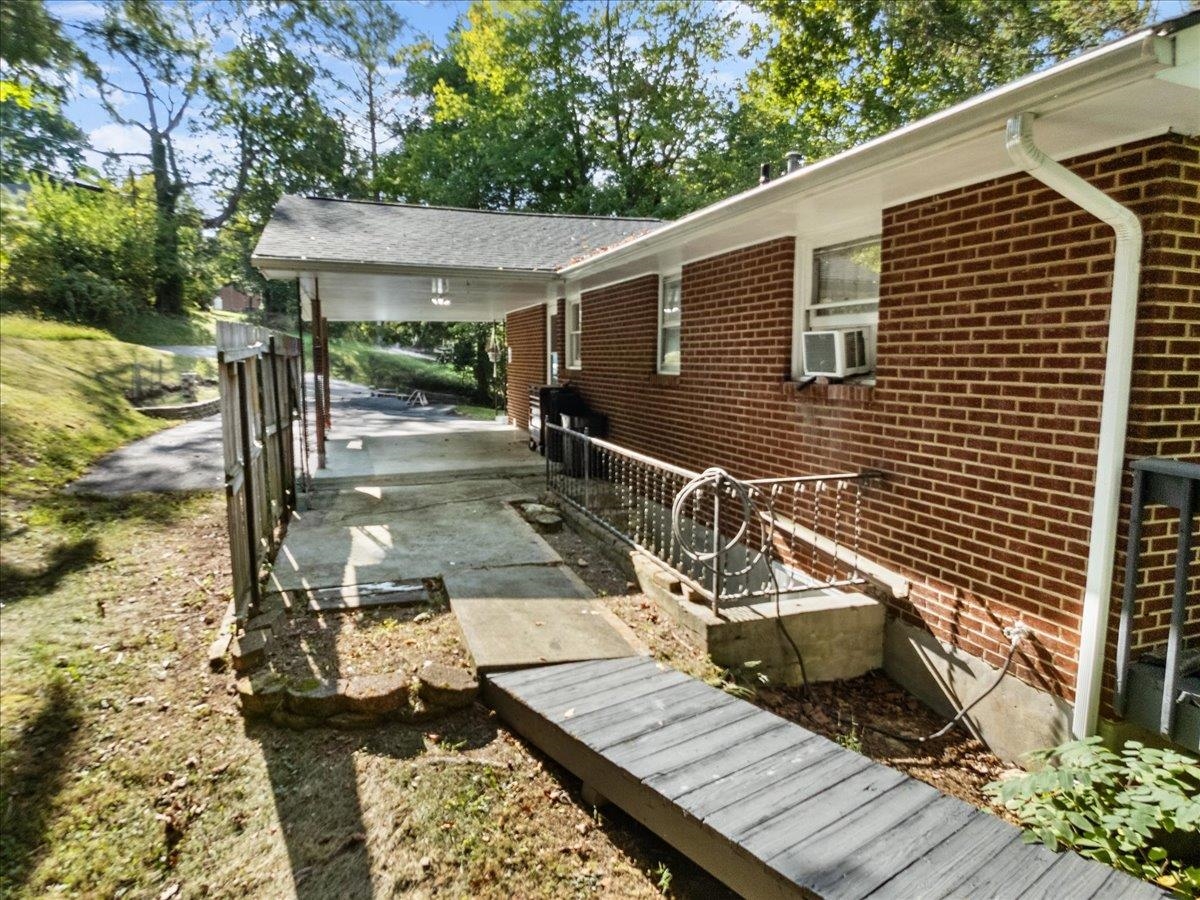 305 8th Avenue Radford VA 24141