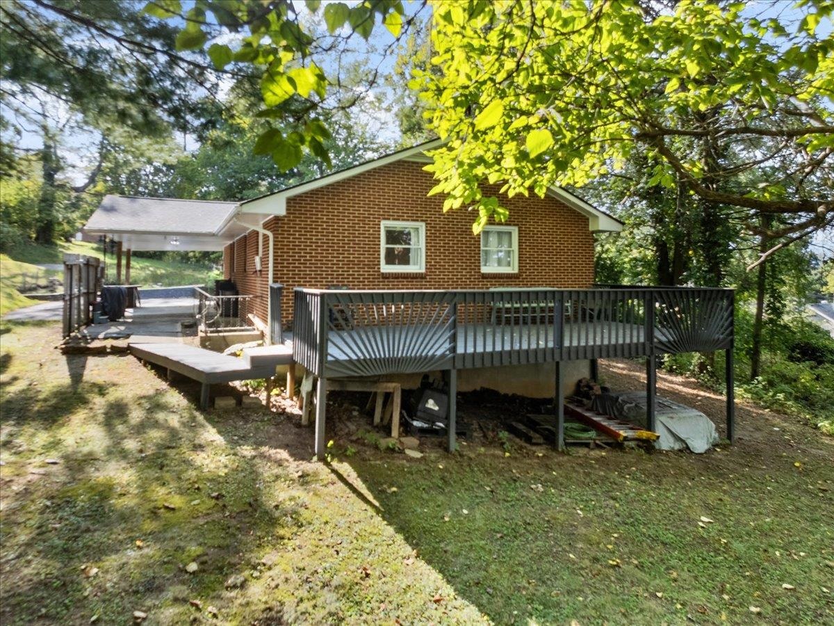 305 8th Avenue Radford VA 24141