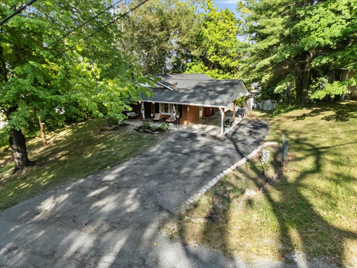 305 8th Avenue Radford VA 24141