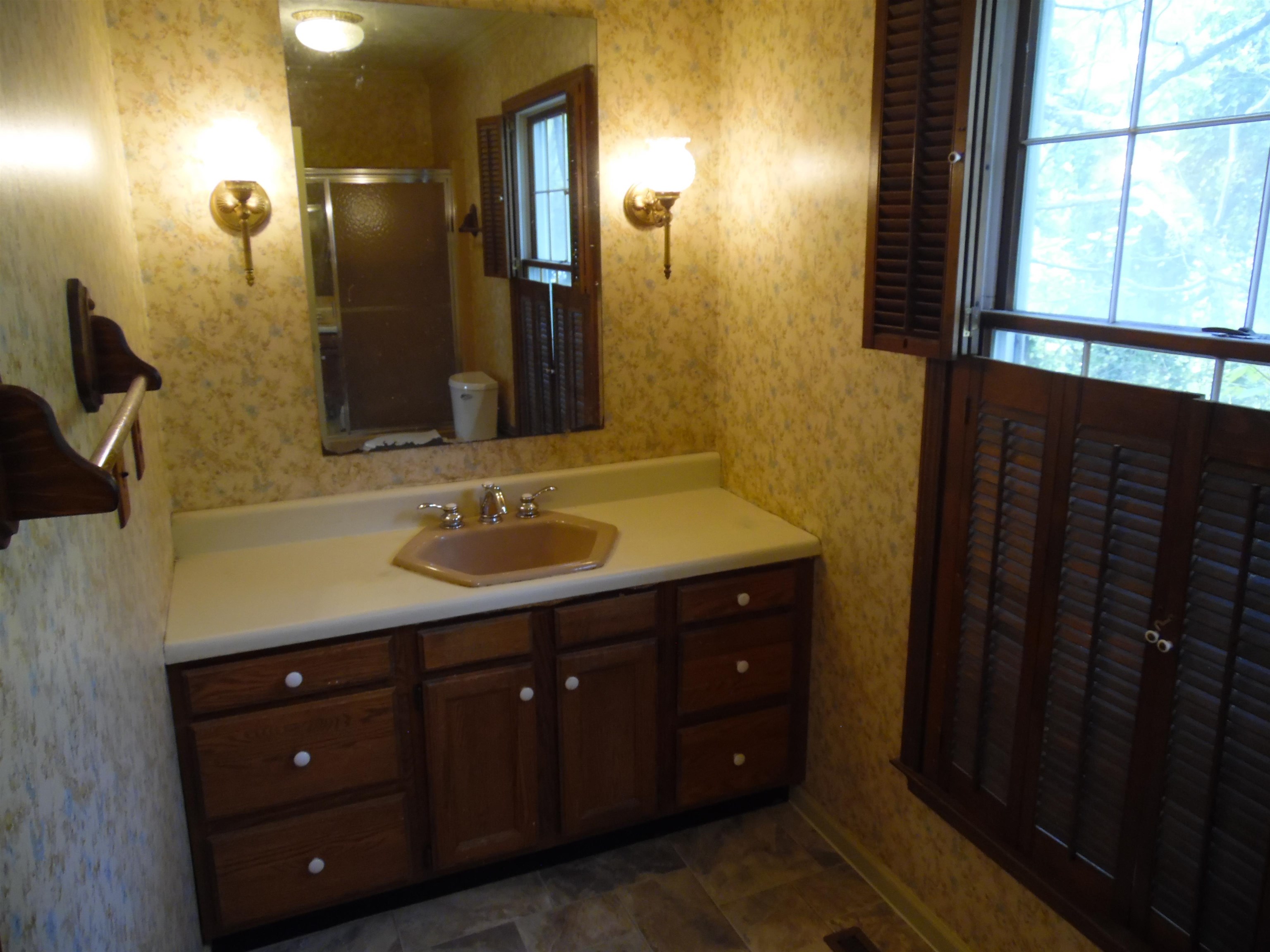 204 Fairway Drive Radford VA 24141