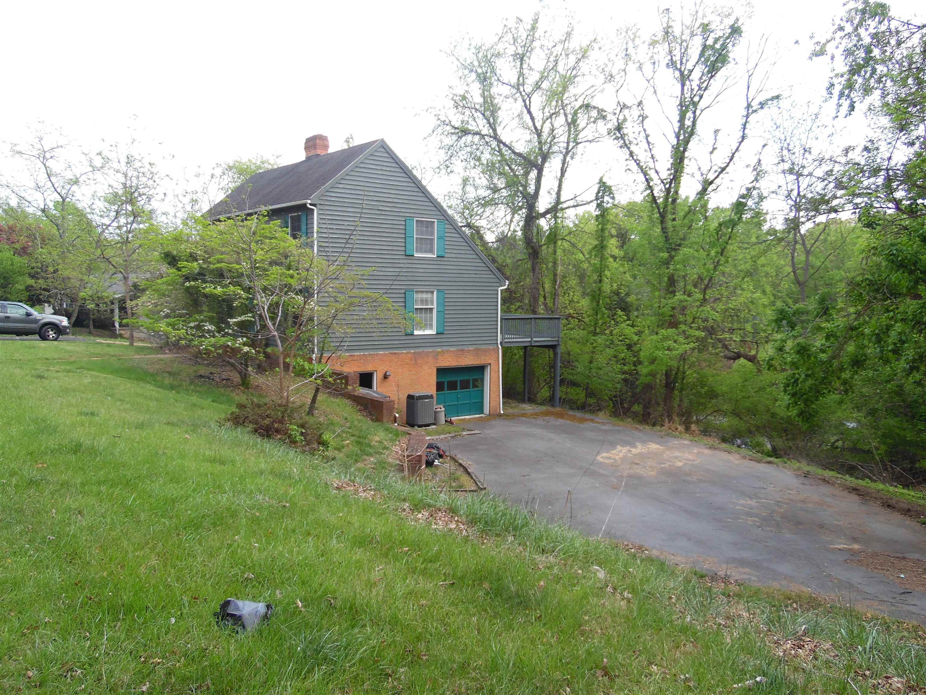 204 Fairway Drive Radford VA 24141