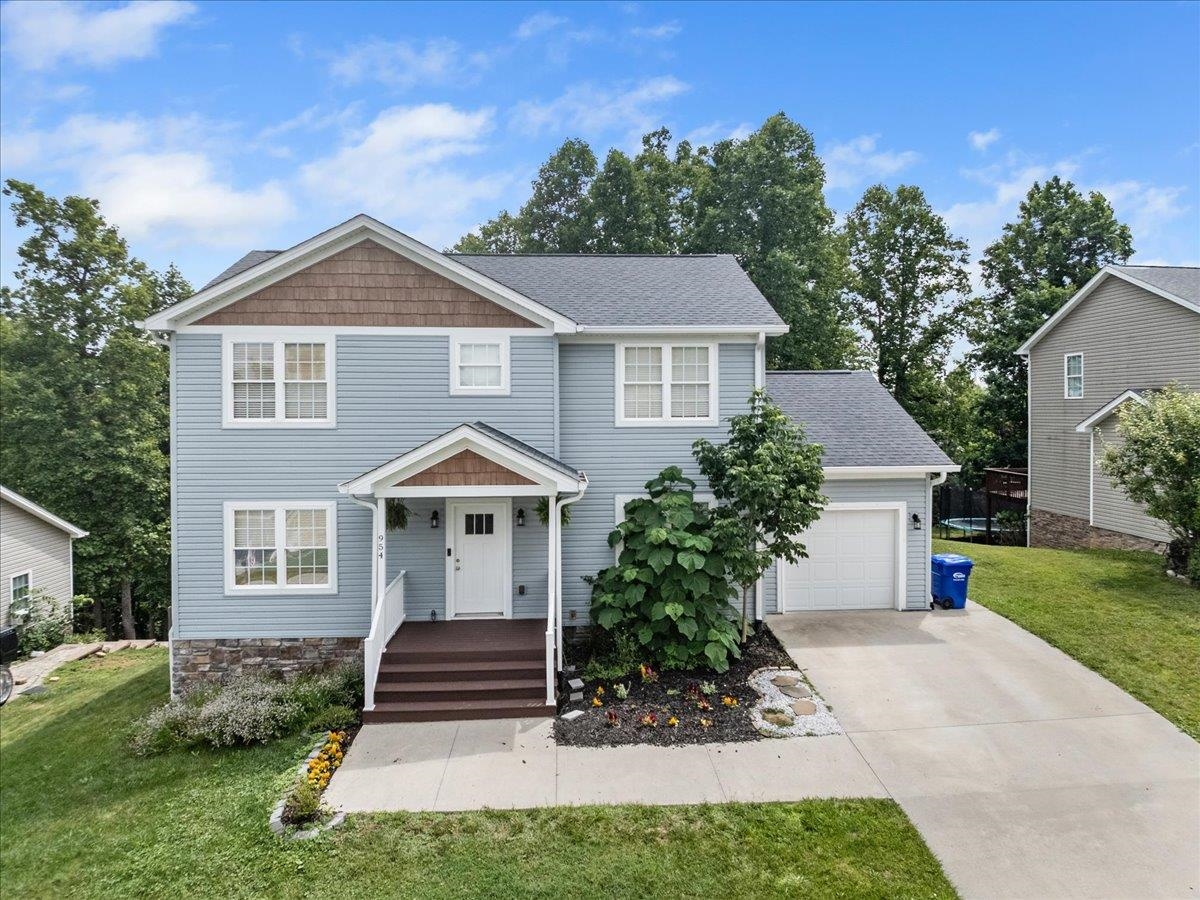 954 Brooklyn Avenue Christiansburg VA 24073