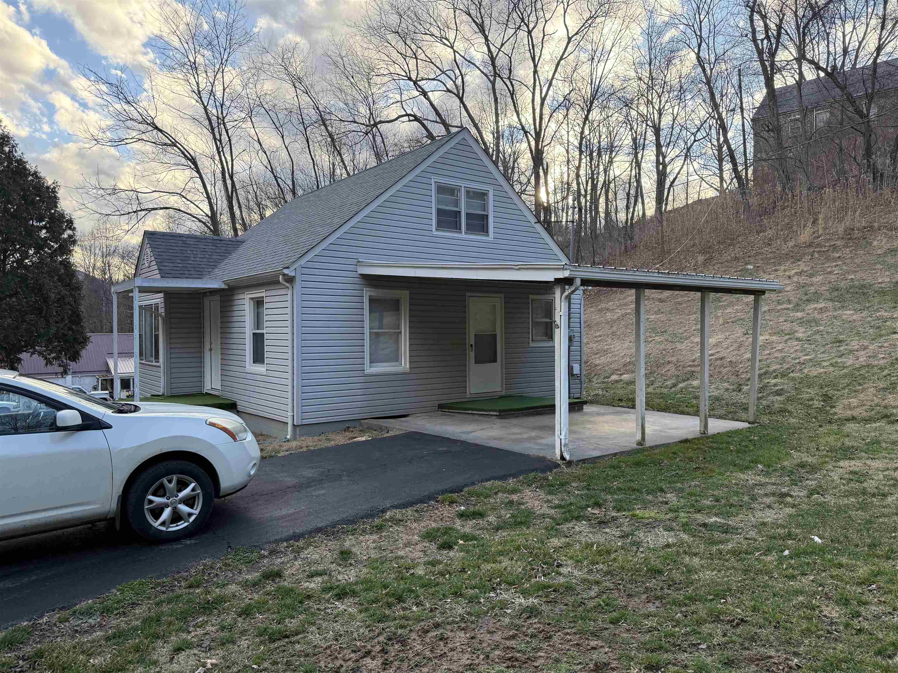 293 Clendennin Road Narrows VA 24124