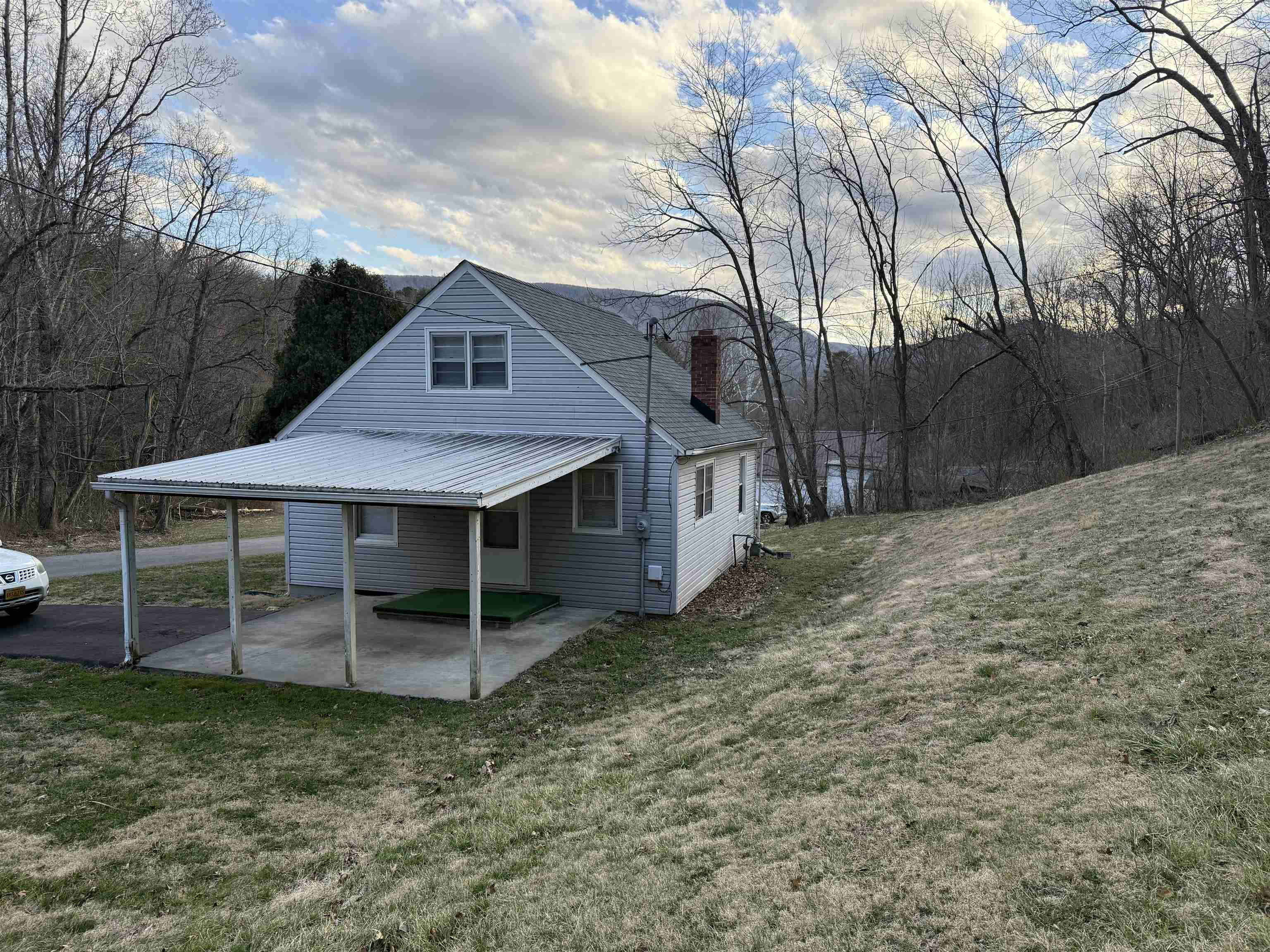 293 Clendennin Road Narrows VA 24124