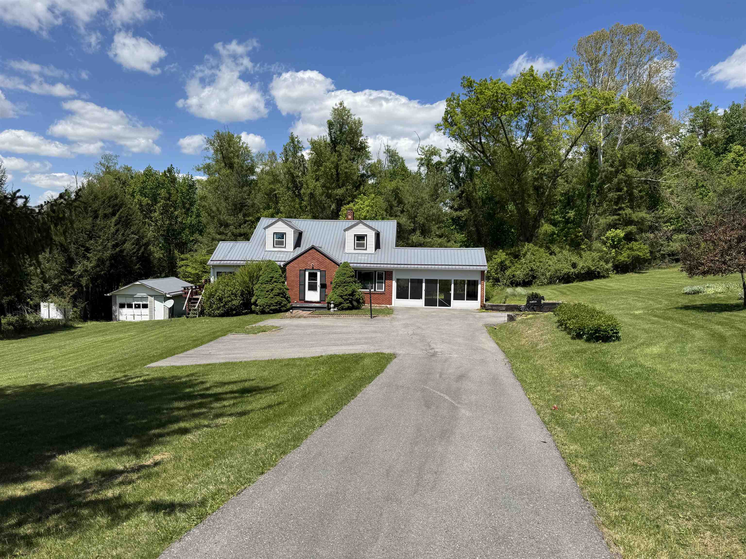 328 Mountain Drive Pearisburg VA 24134