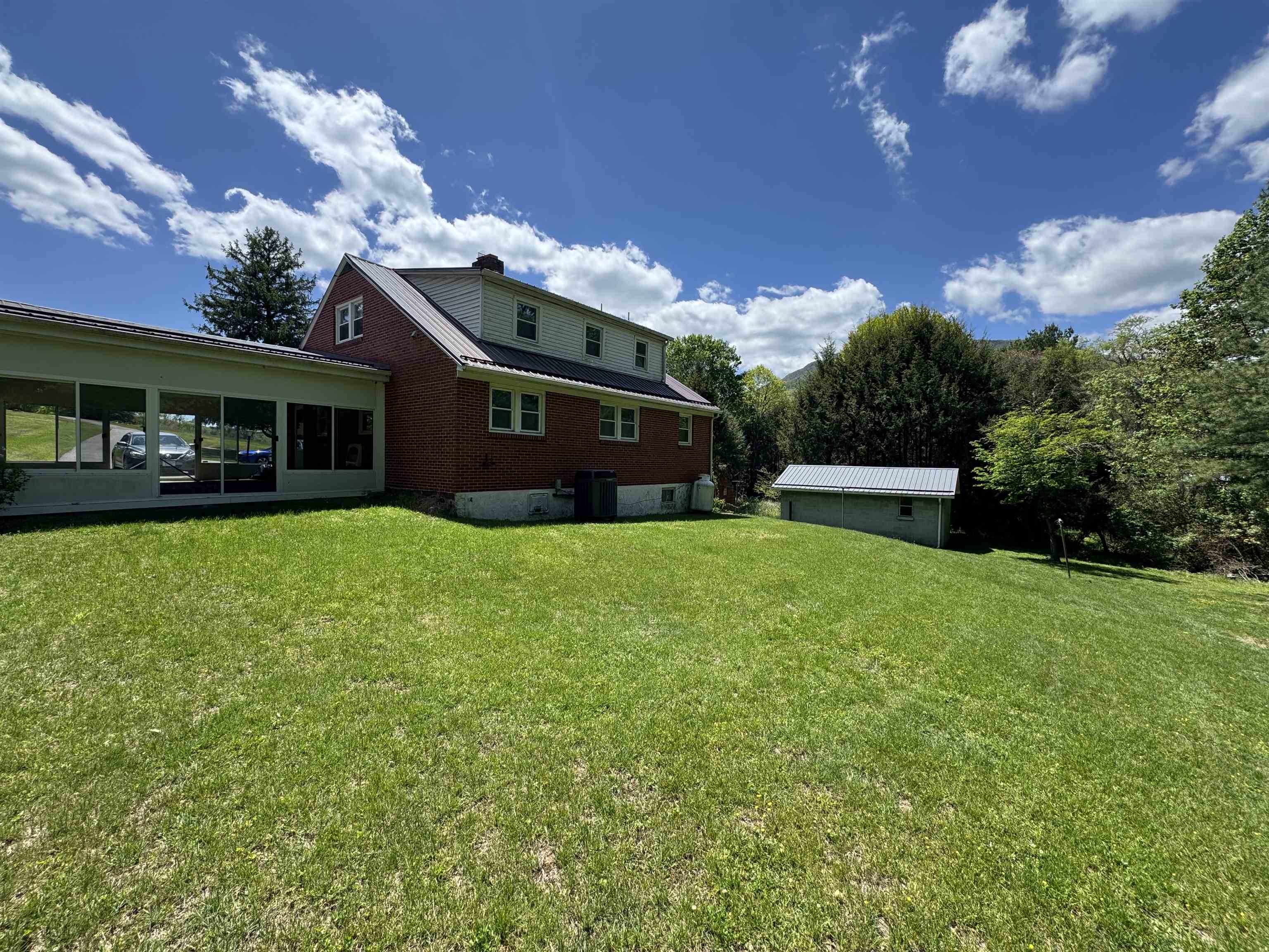 328 Mountain Drive Pearisburg VA 24134