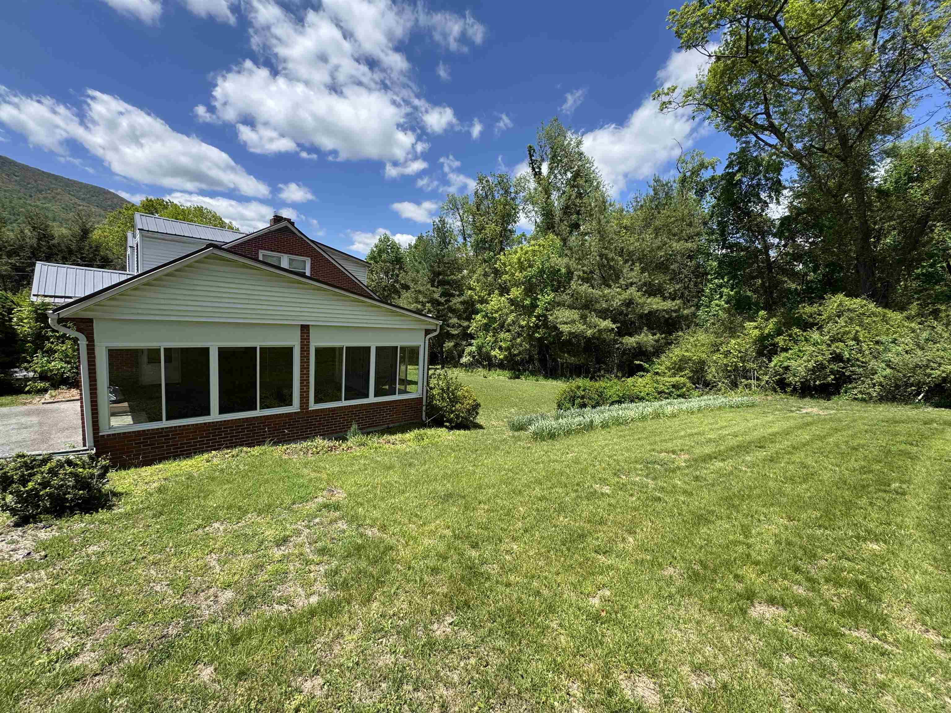 328 Mountain Drive Pearisburg VA 24134