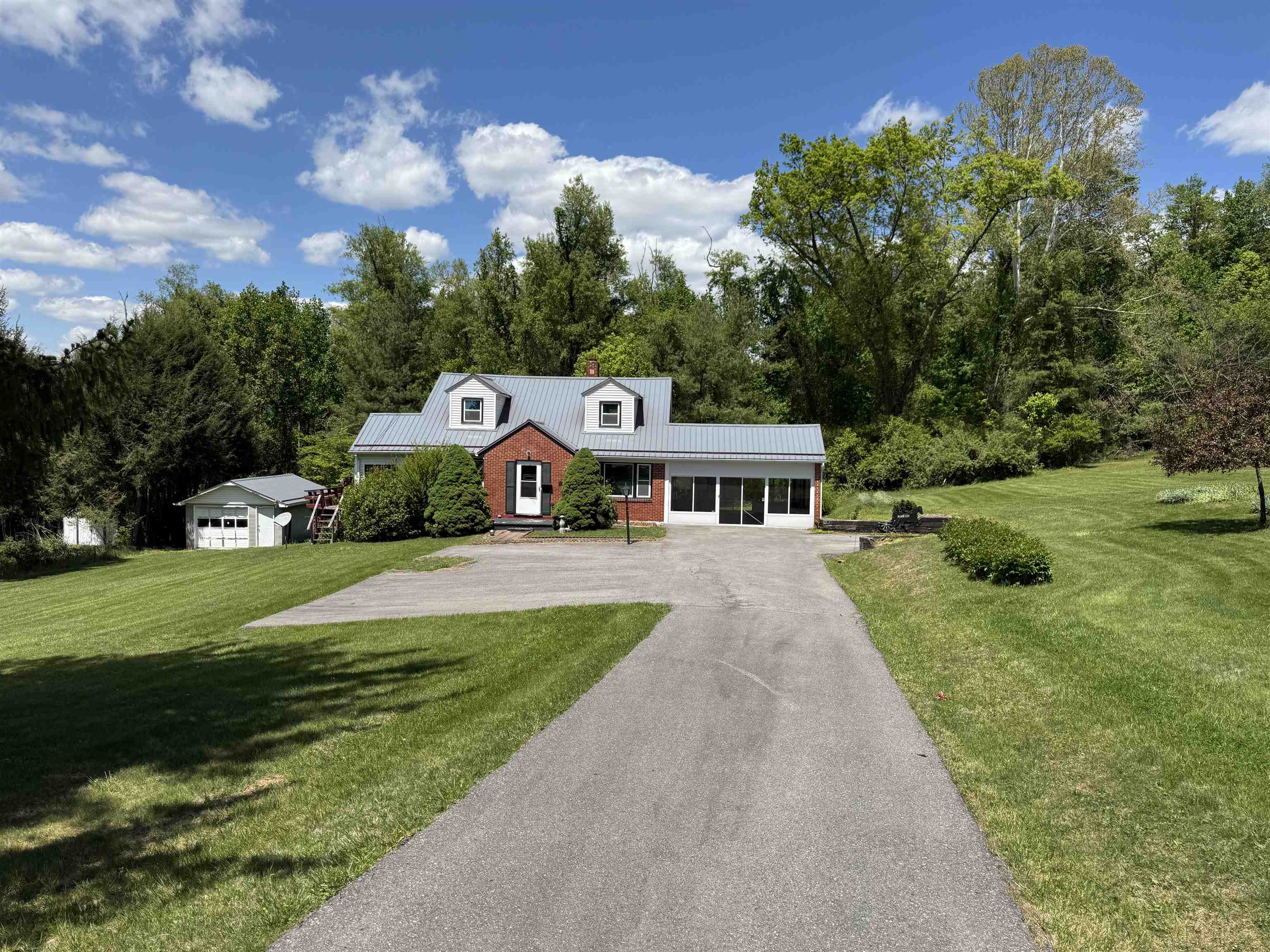 328 Mountain Drive Pearisburg VA 24134