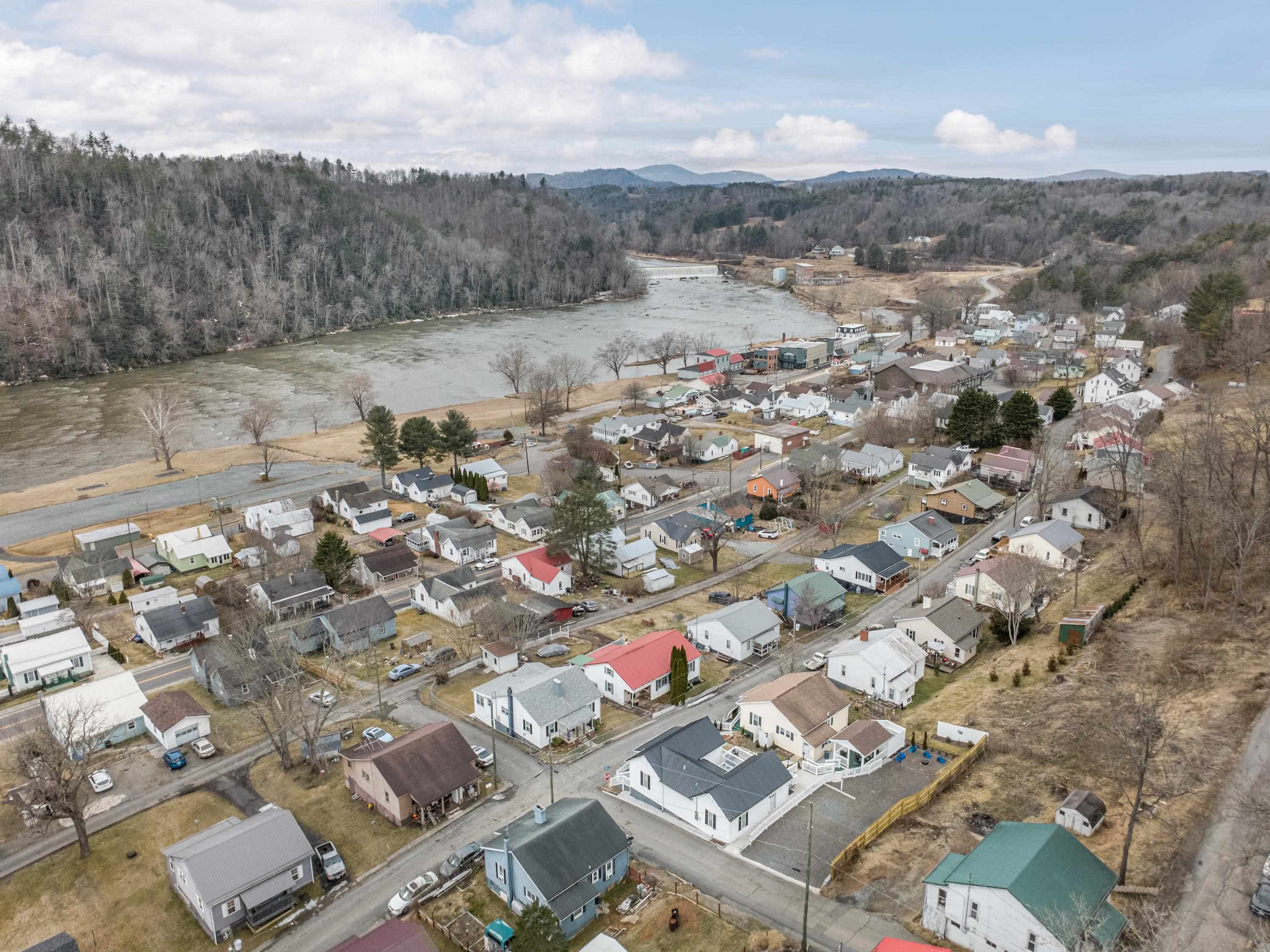 305 Grayson Street Fries VA 24330