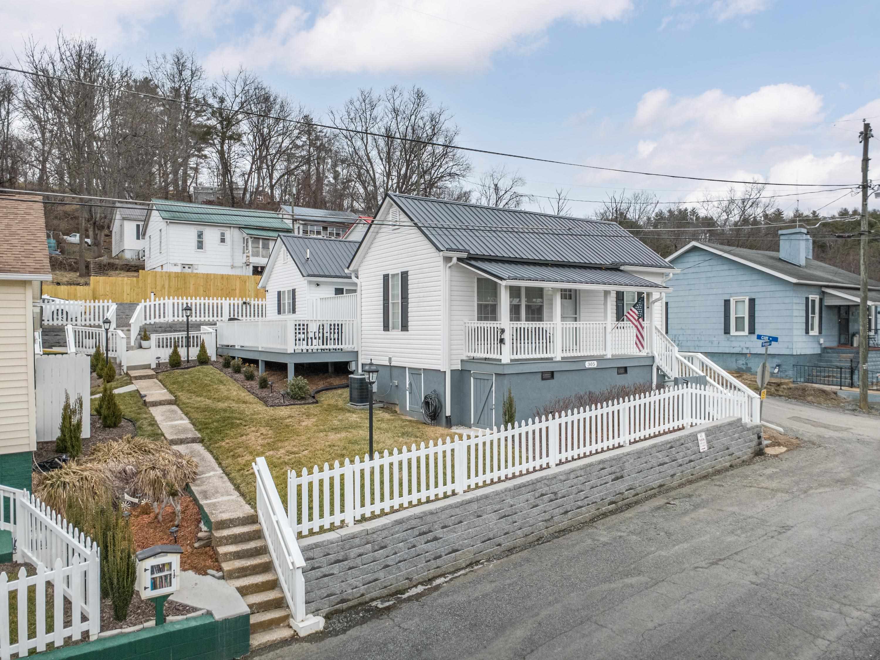 305 Grayson Street Fries VA 24330