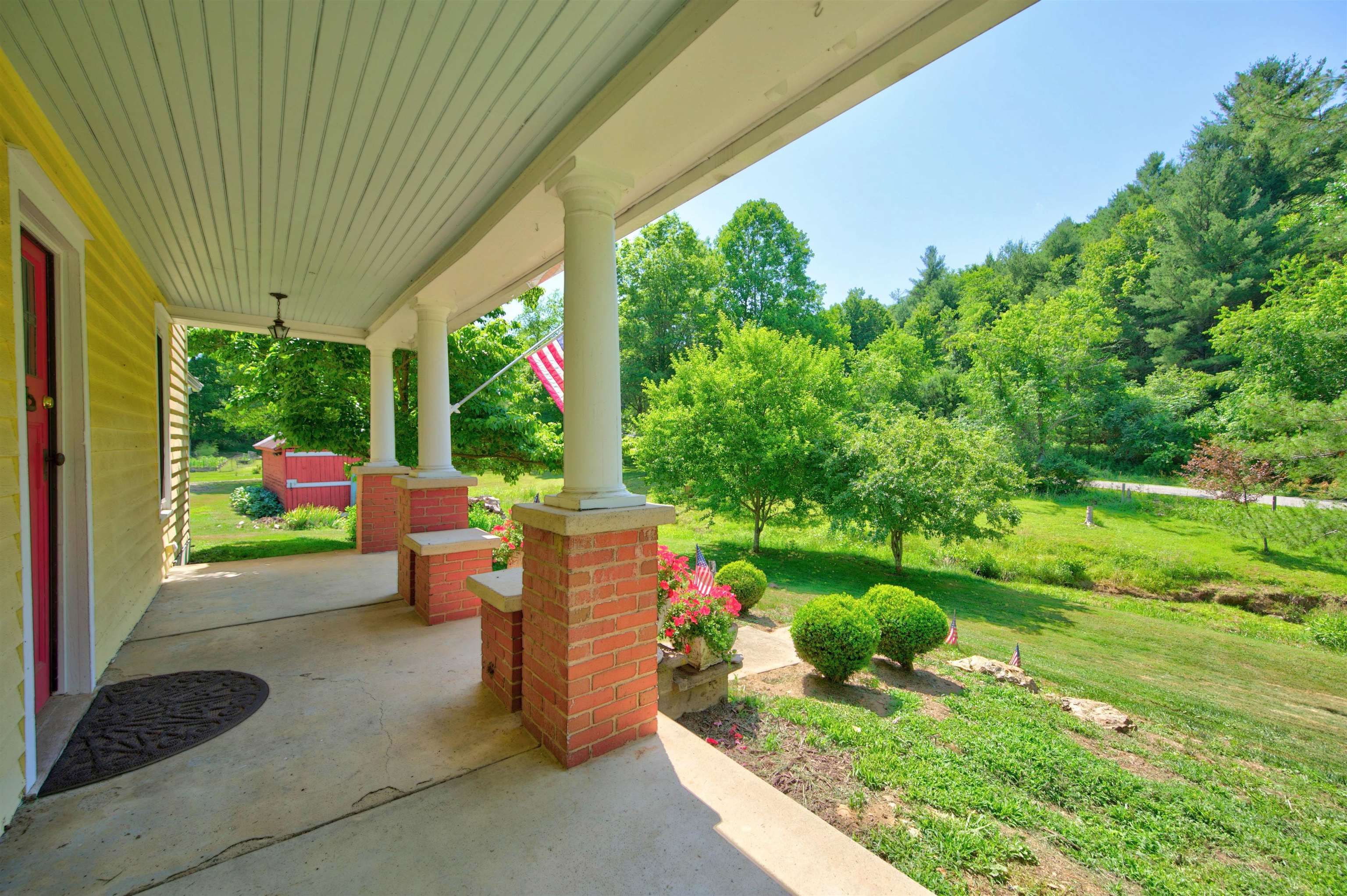 2067 Bethlehem Church Road NE Floyd VA 24091