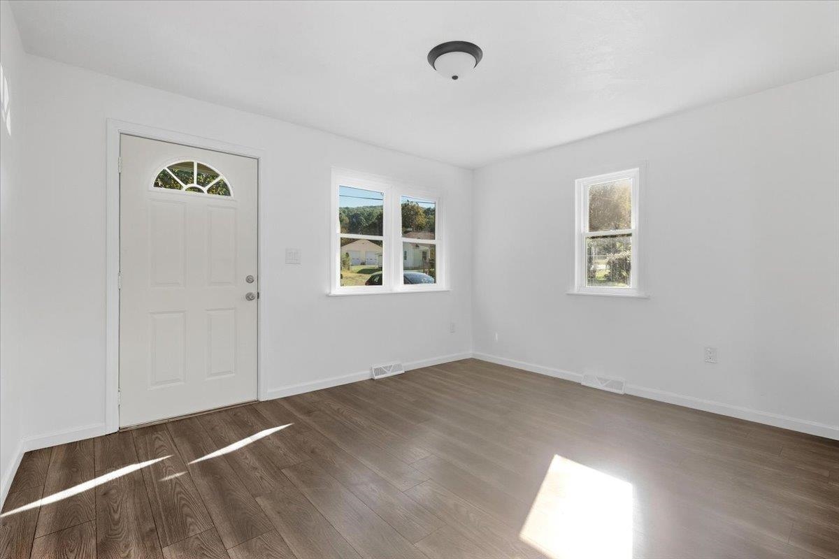 520 Poplar Street Narrows VA 24124