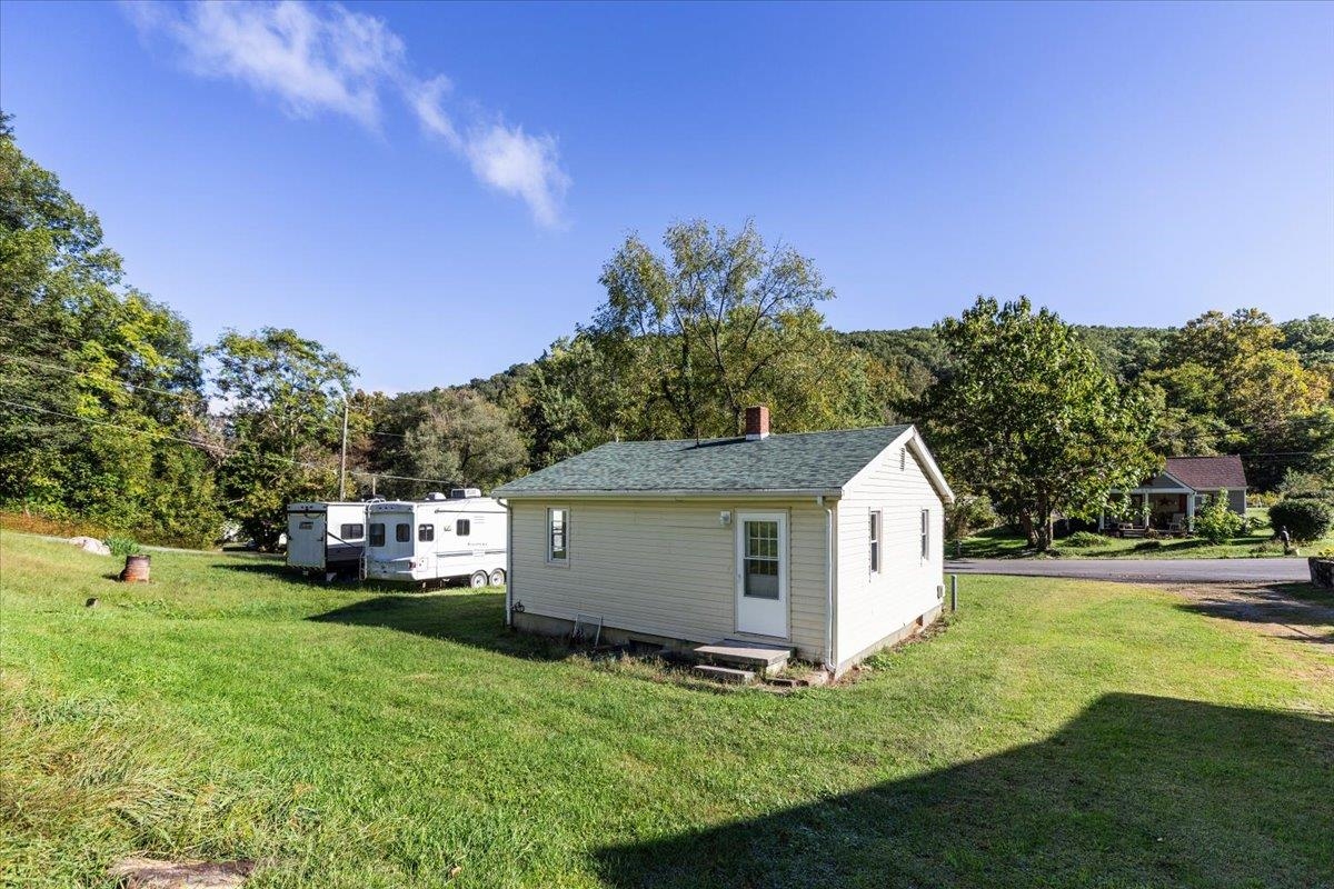 520 Poplar Street Narrows VA 24124