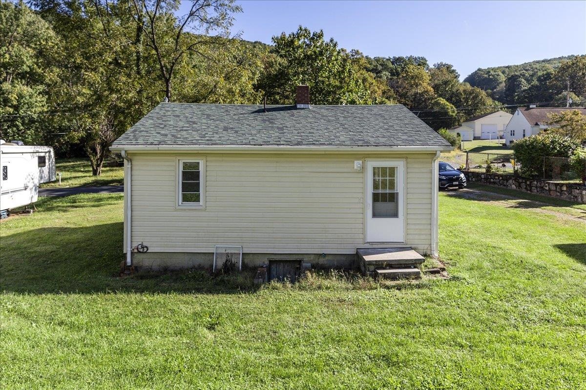 520 Poplar Street Narrows VA 24124
