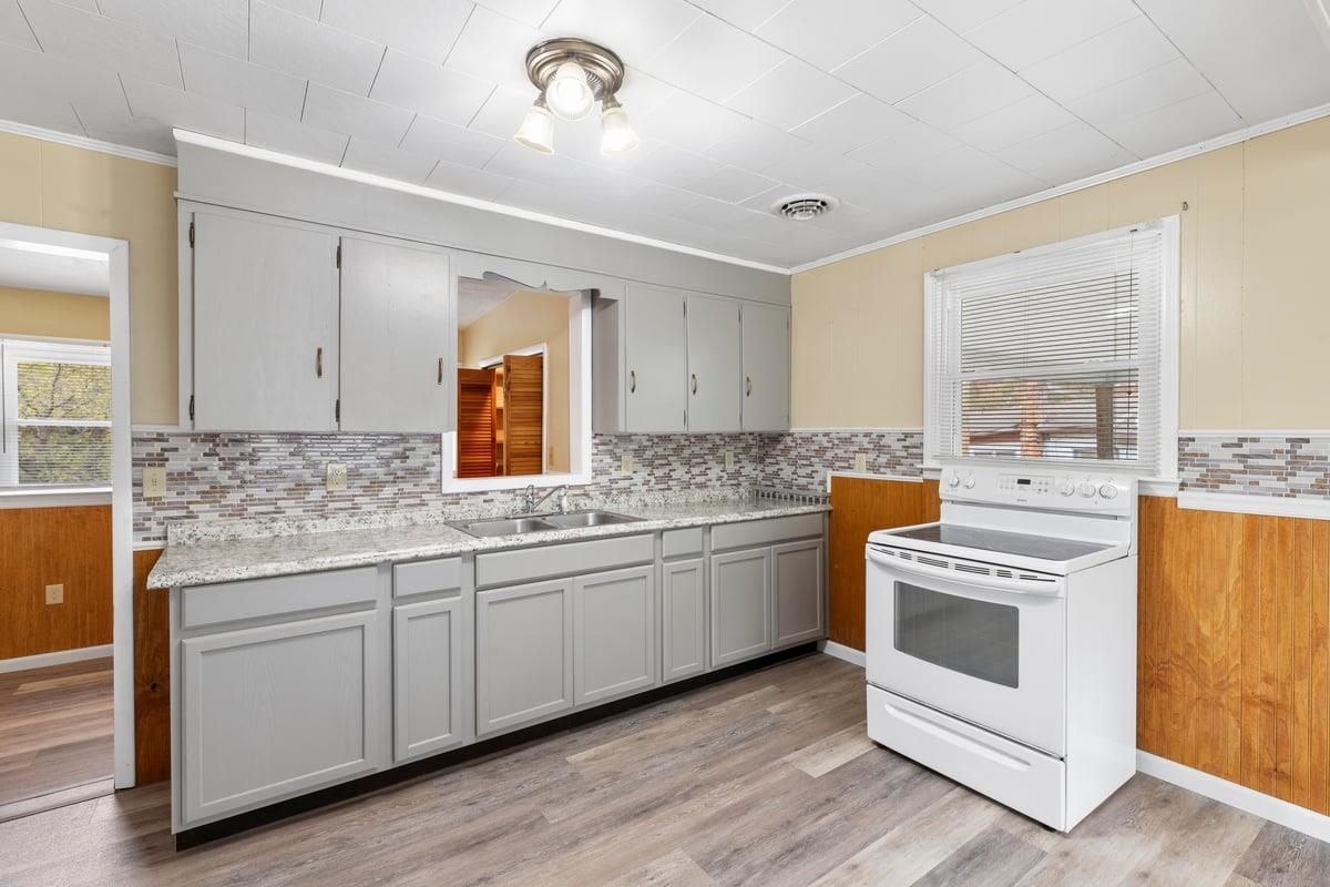 306 Cliffview Drive Pembroke VA 24136