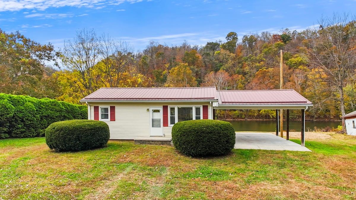 306 Cliffview Drive Pembroke VA 24136