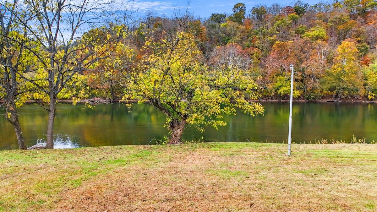 306 Cliffview Drive Pembroke VA 24136