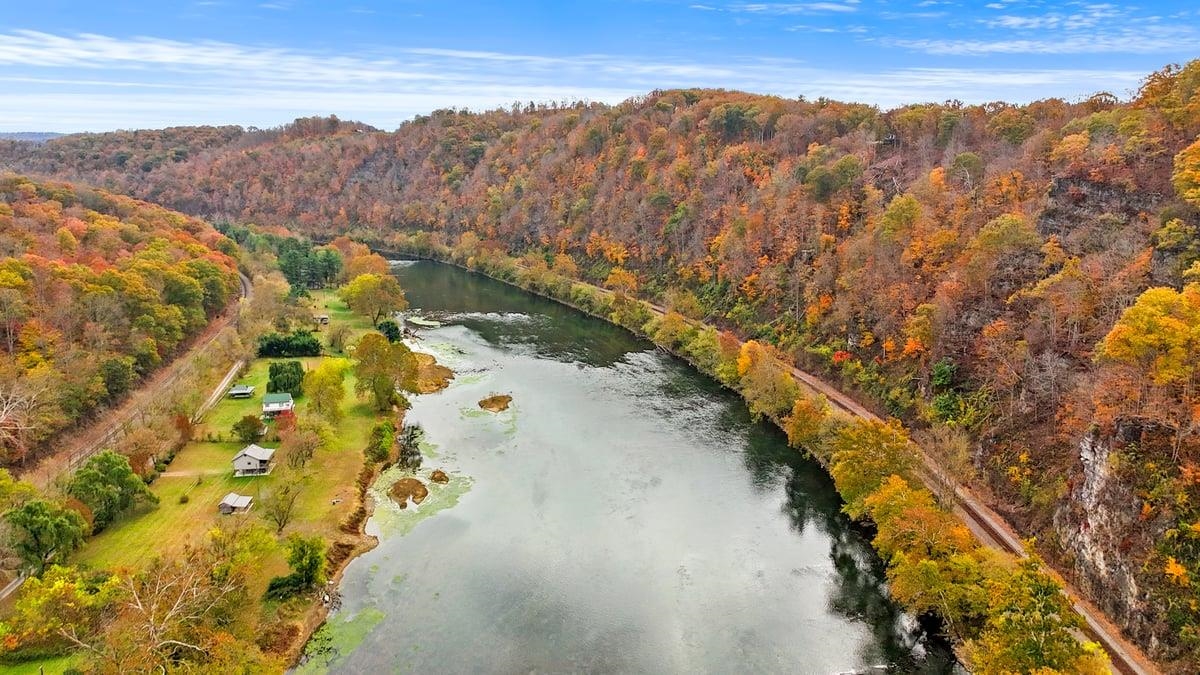 306 Cliffview Drive Pembroke VA 24136