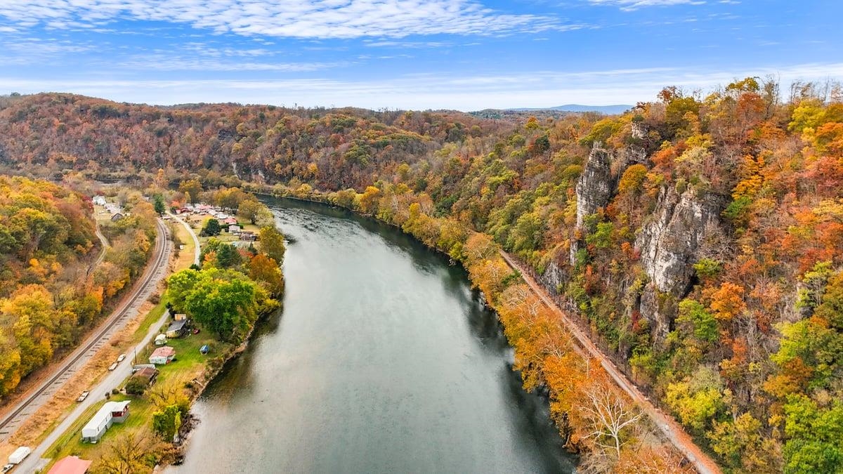 306 Cliffview Drive Pembroke VA 24136