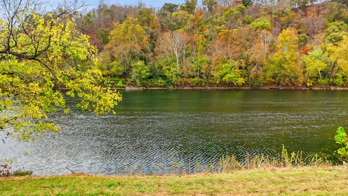 306 Cliffview Drive Pembroke VA 24136