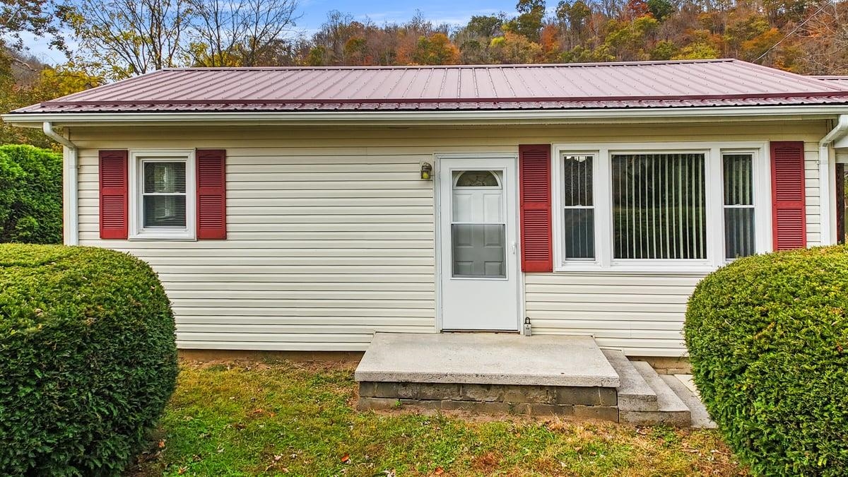 306 Cliffview Drive Pembroke VA 24136