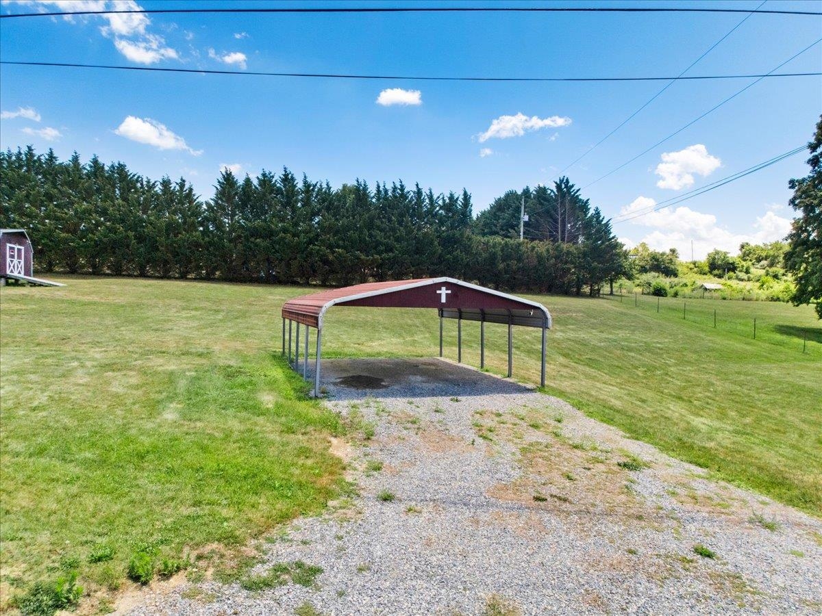 5662 Old Route 11 Road Dublin VA 24084